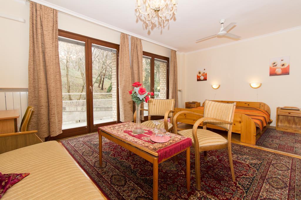 Frühstückspension Budavar 3*