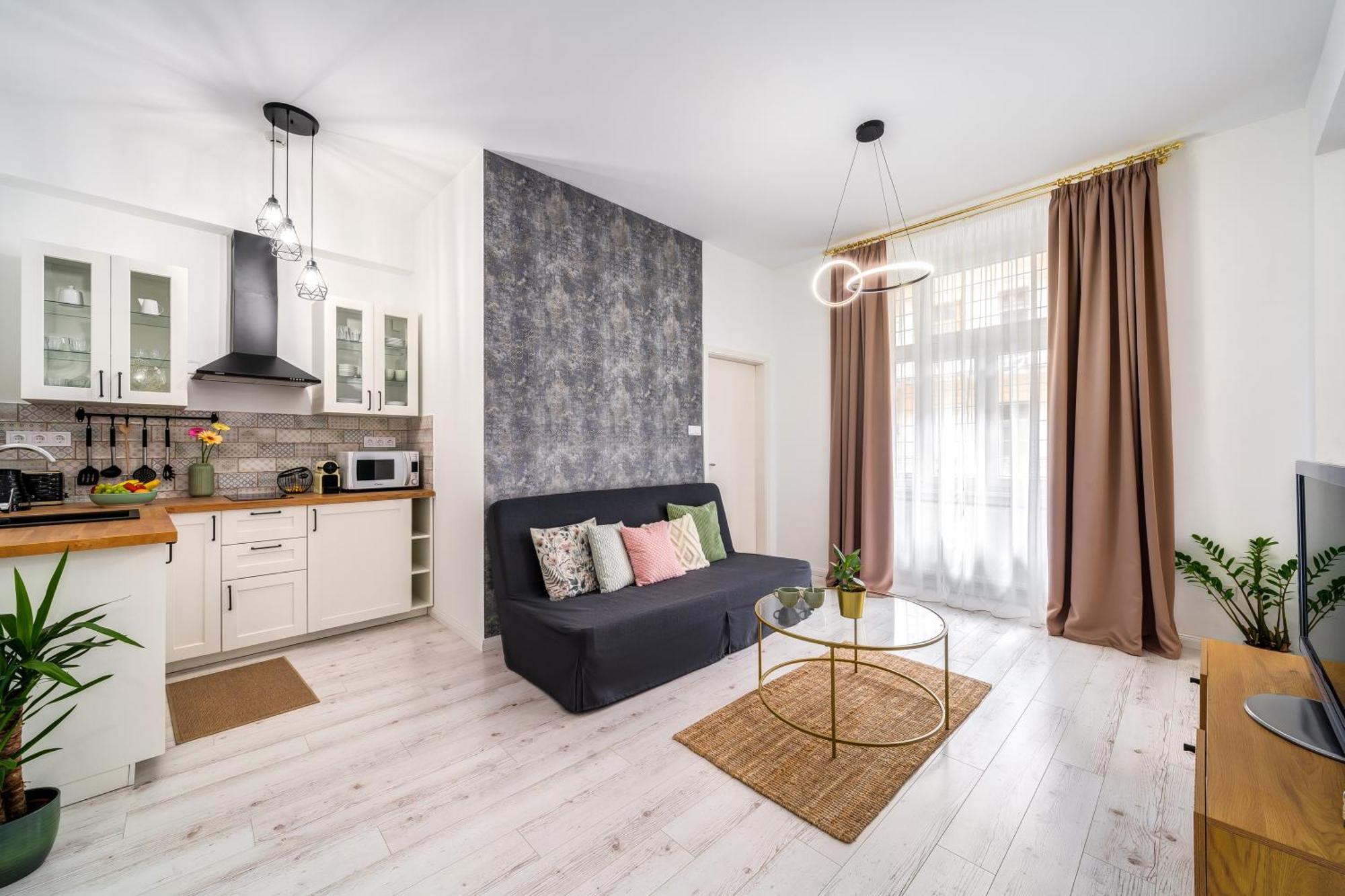 Klauzal By Stn * Budapest