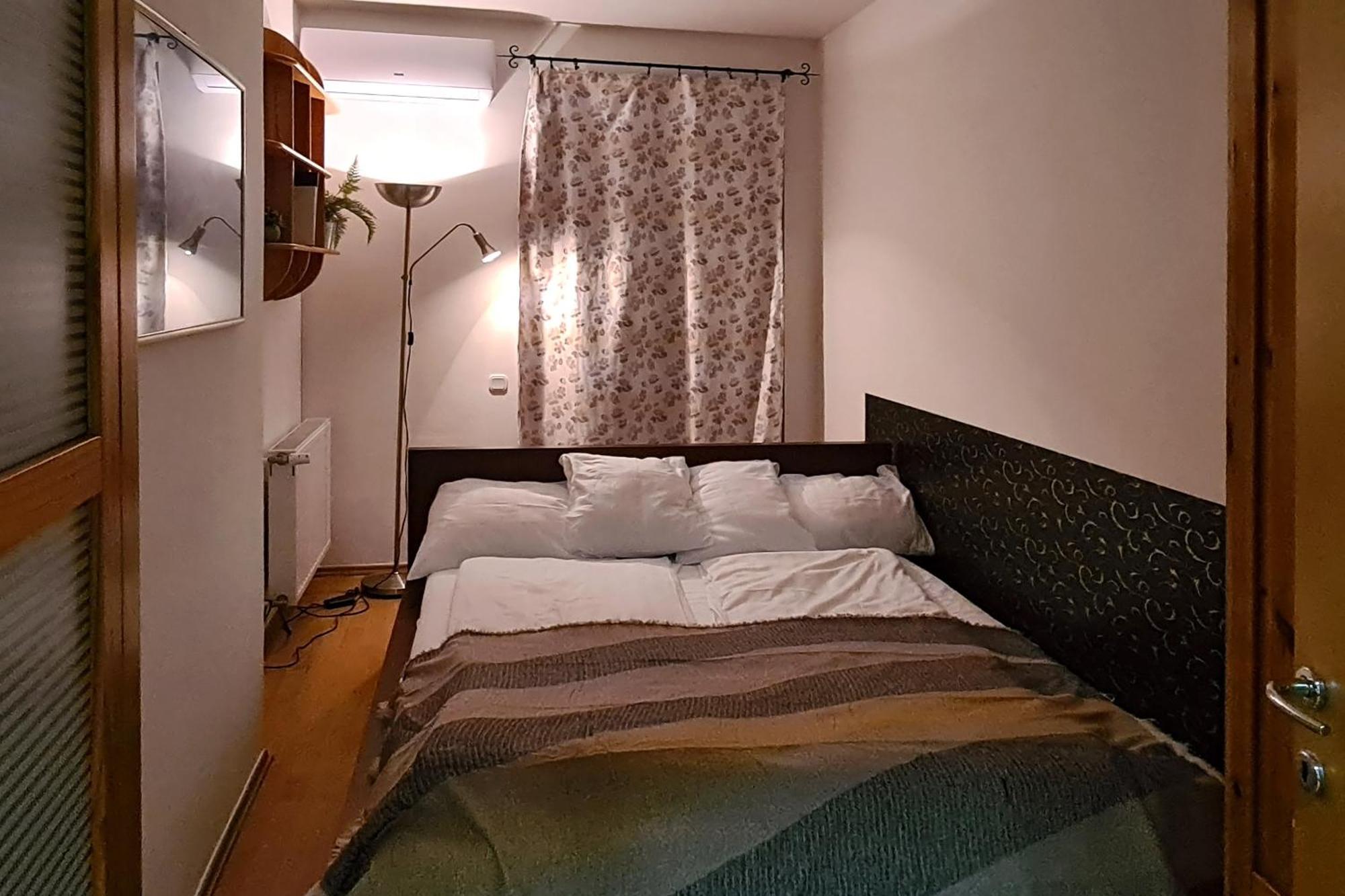 Calm Premium Apartment, Terrace & Garage * Budapest