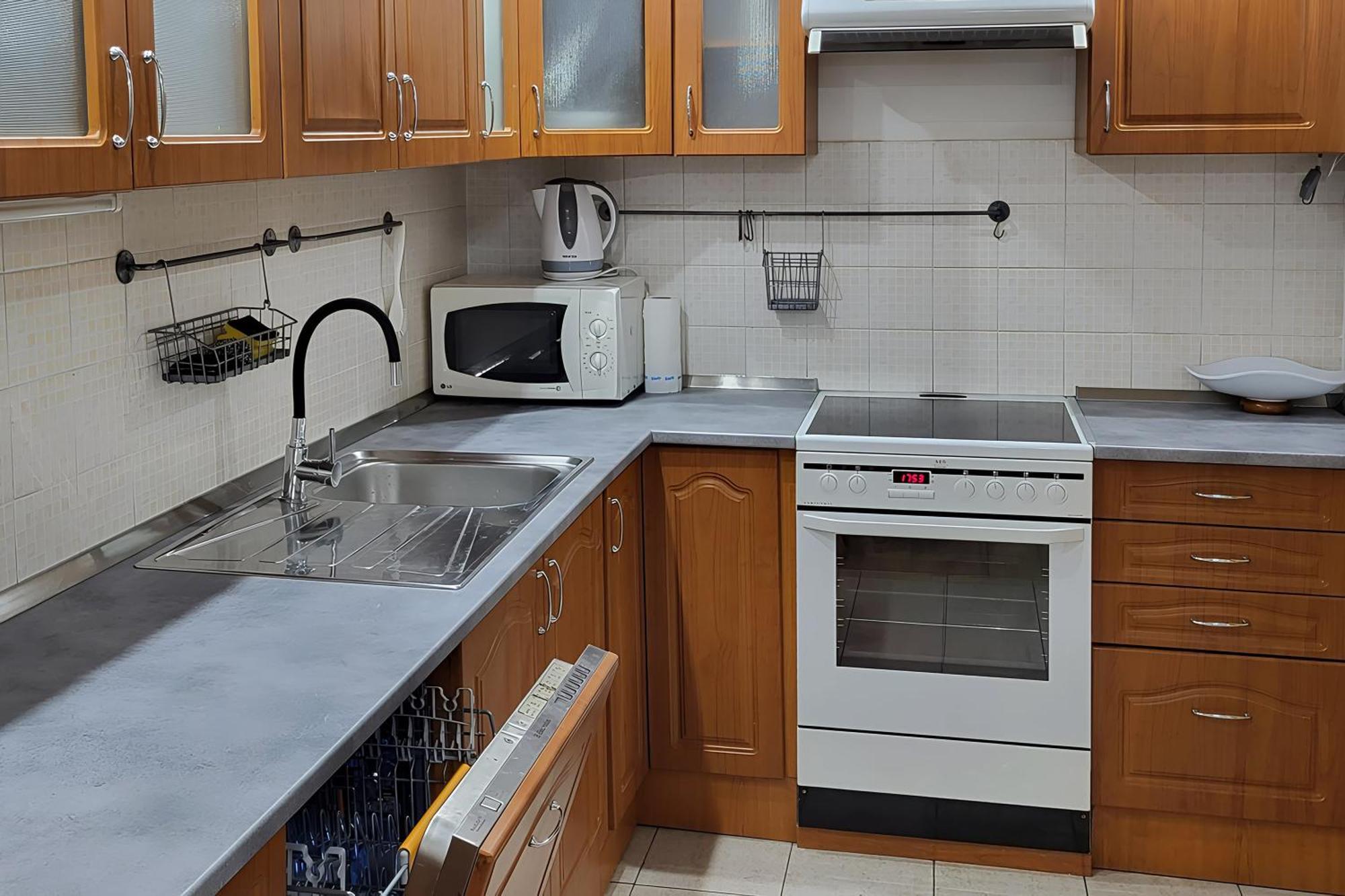 Calm Premium Apartment, Terrace & Garage Apartment