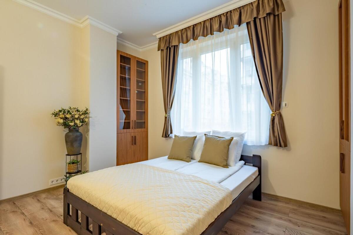 Pozsonyi By Stn Apartment *