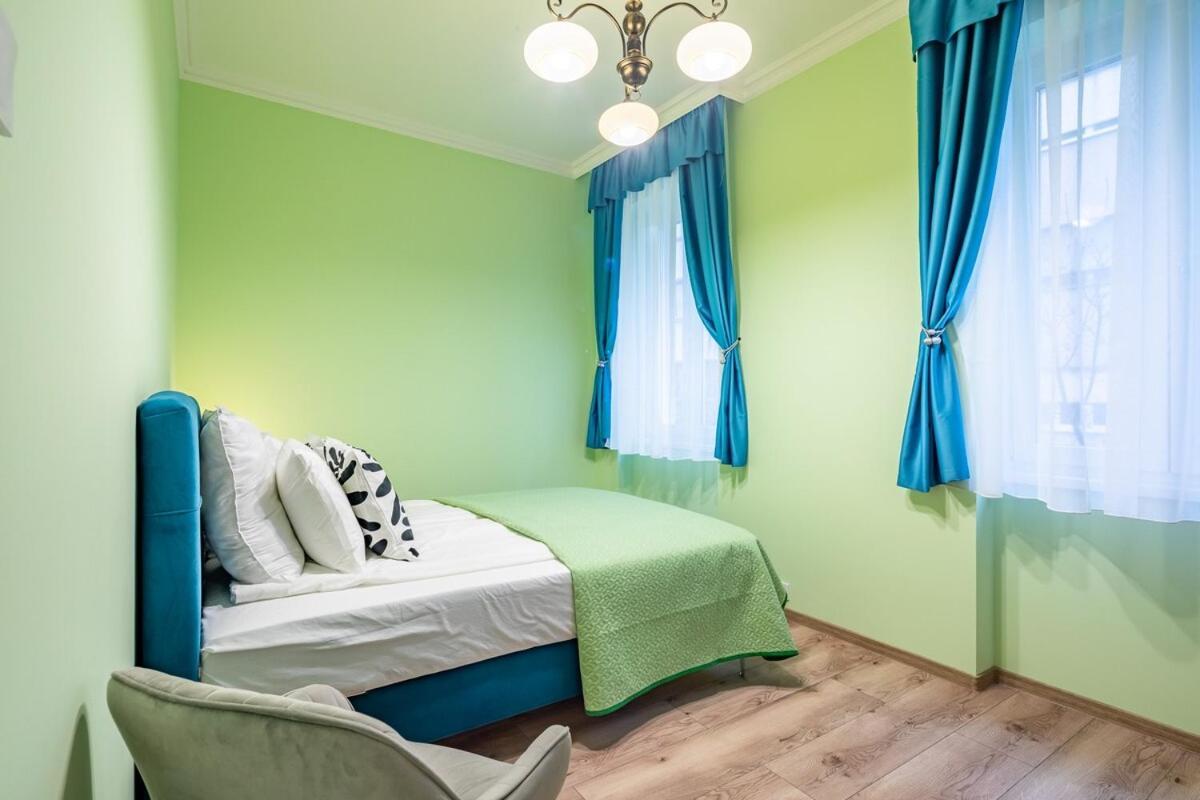 Pozsonyi By Stn * Budapest
