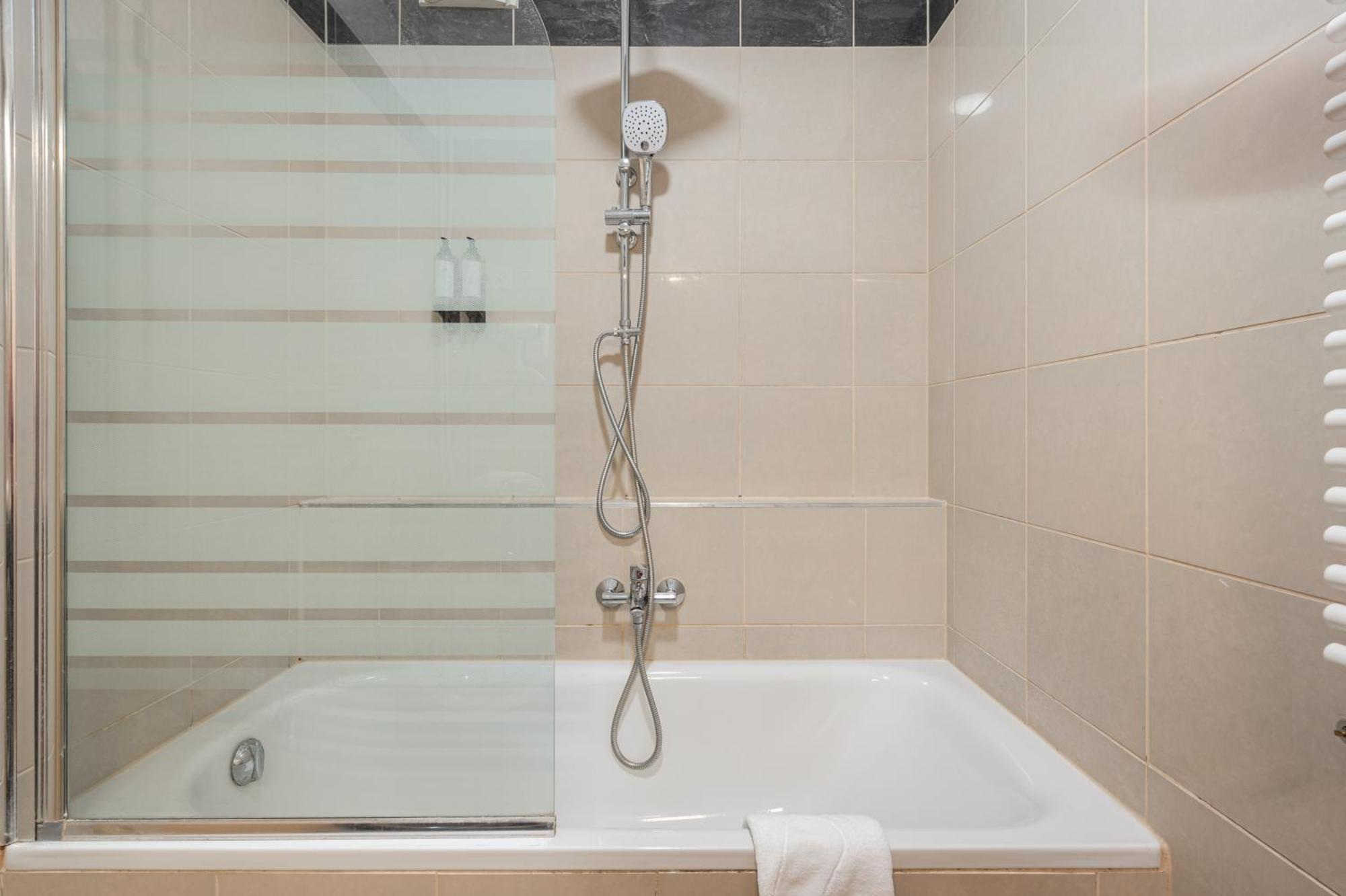 D16 - Gozsdu Garden - Location By Bqa Appartement *