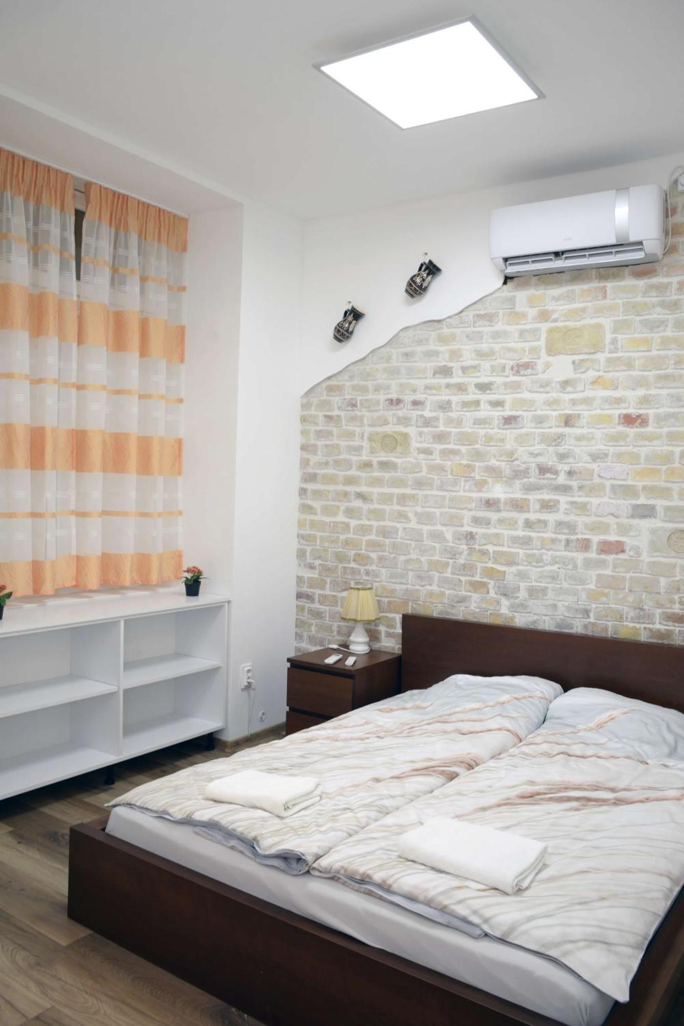 Berzsenyi Breeze * Budapest
