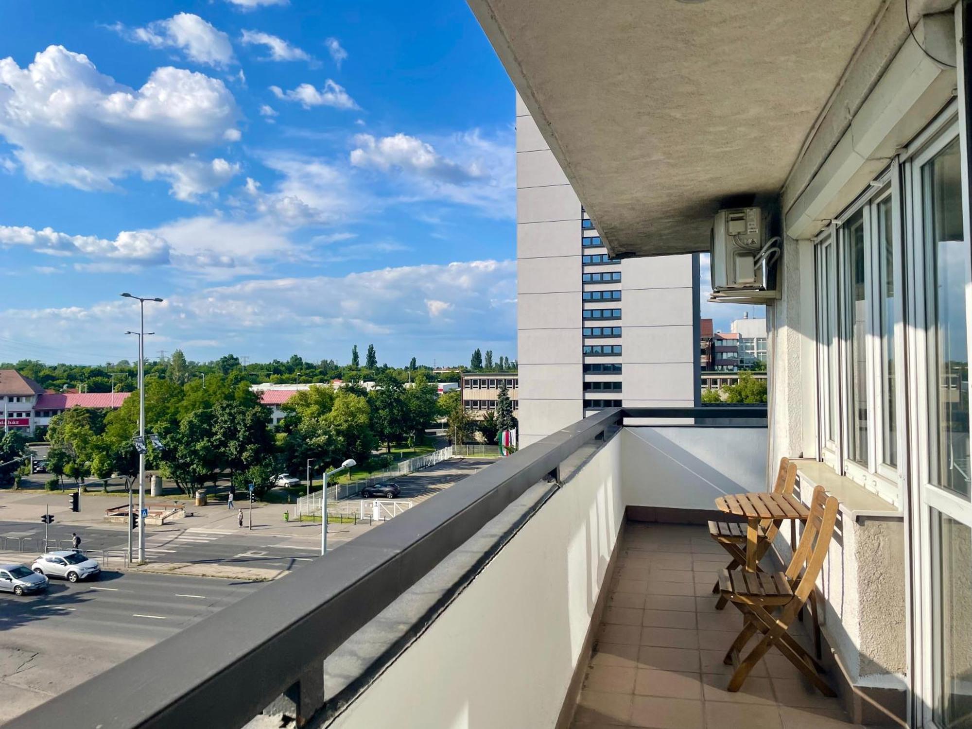 Ac With Metro 3 On Doorsteps, 15mins To Center * Budapest