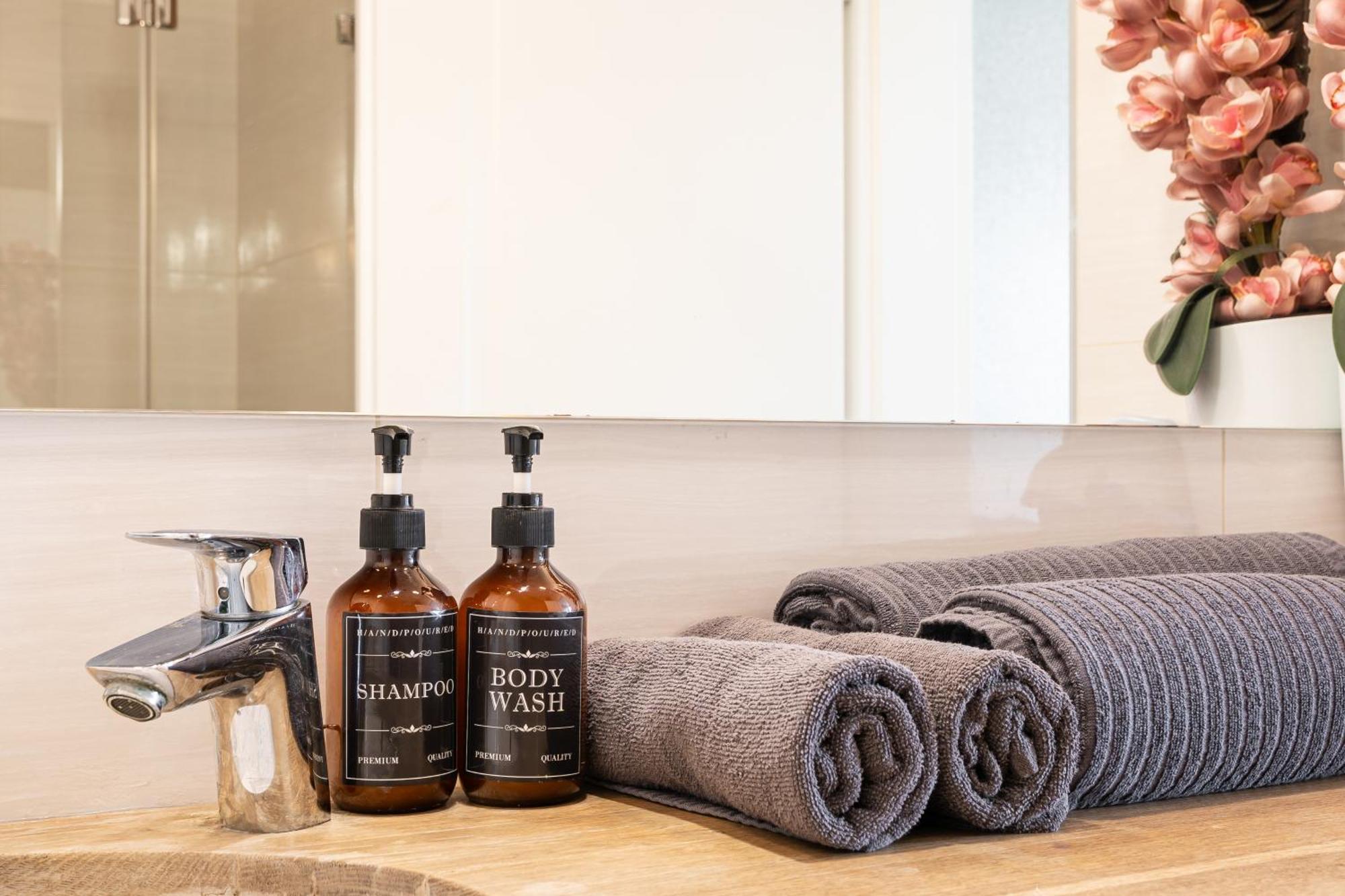 Amora Homes Breathless Basilica View Elegant Flat With Balcony Need Reservation X Free Parking