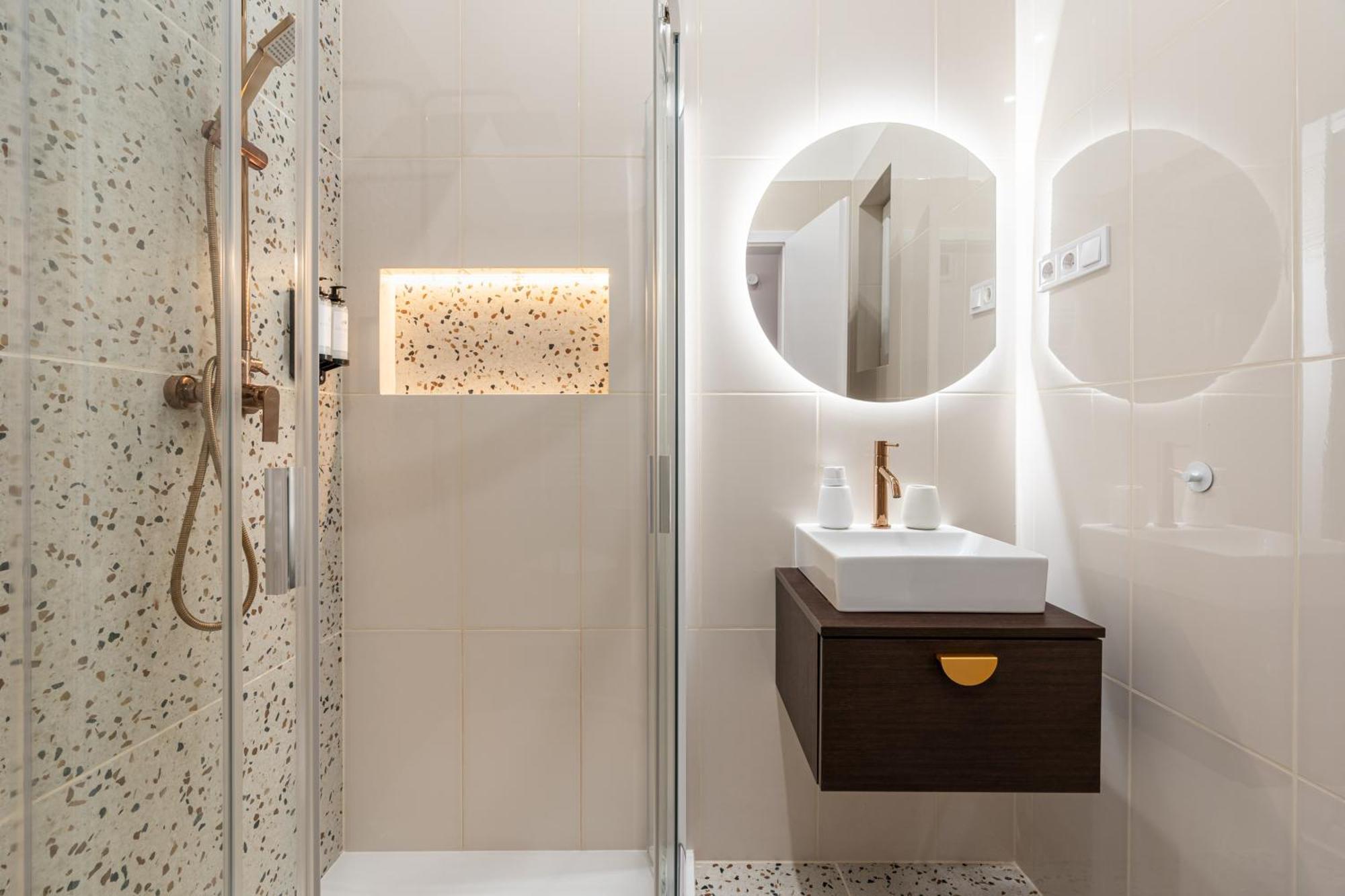 W18 - Boutique Apartments, Location By Bqa *