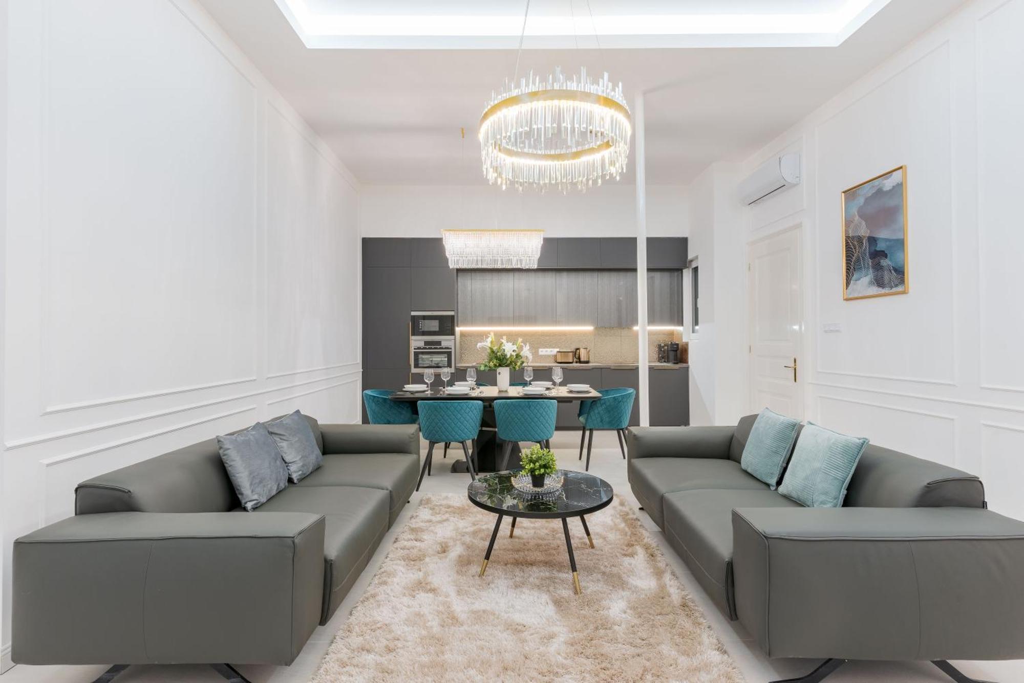 High-end Grand Elizabeth Next To The New York Cafe Apartment Budapest