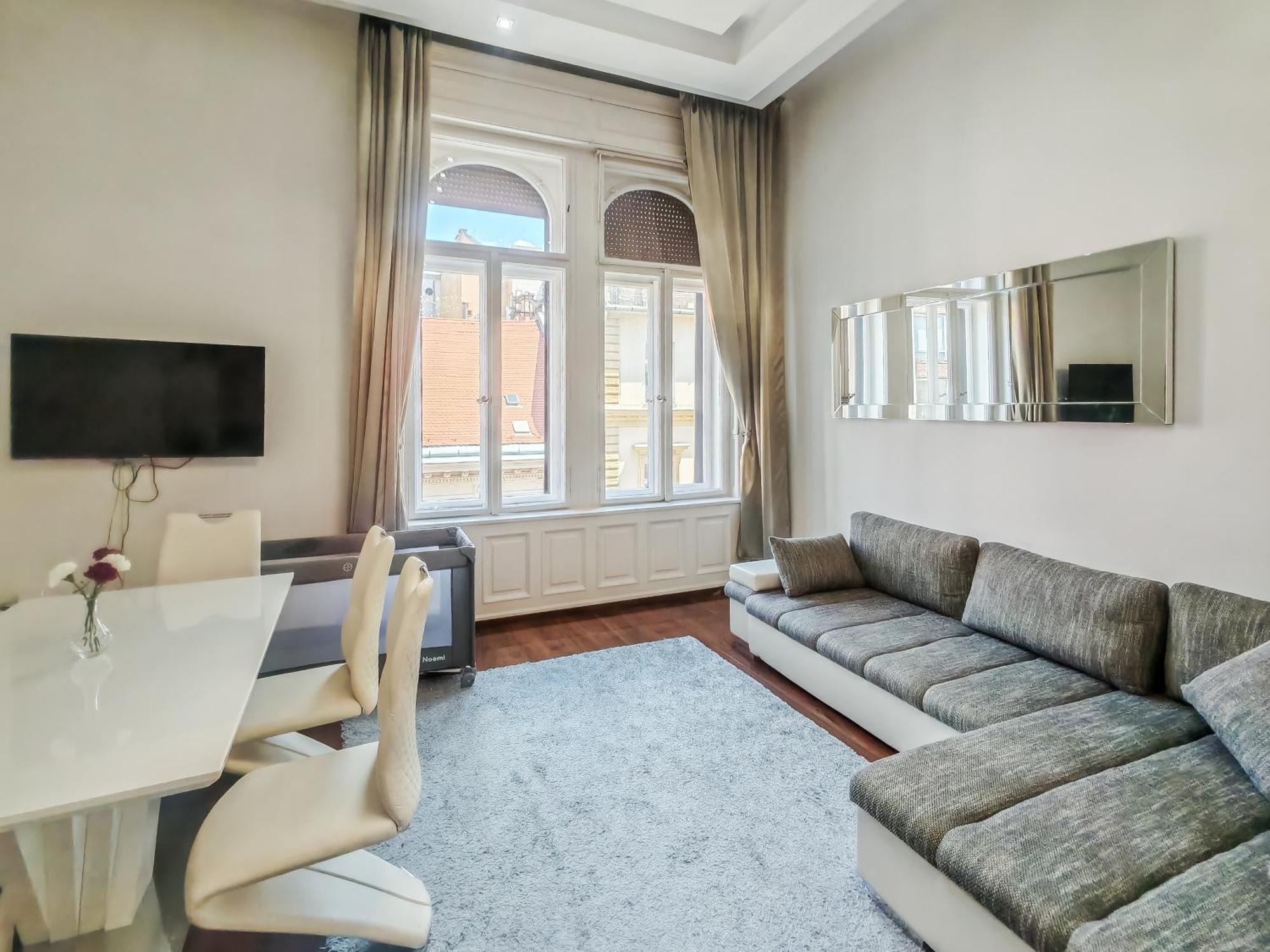Apartamento Basilika View Imperial -sas Street -need Reservation For Free Parking Budapest