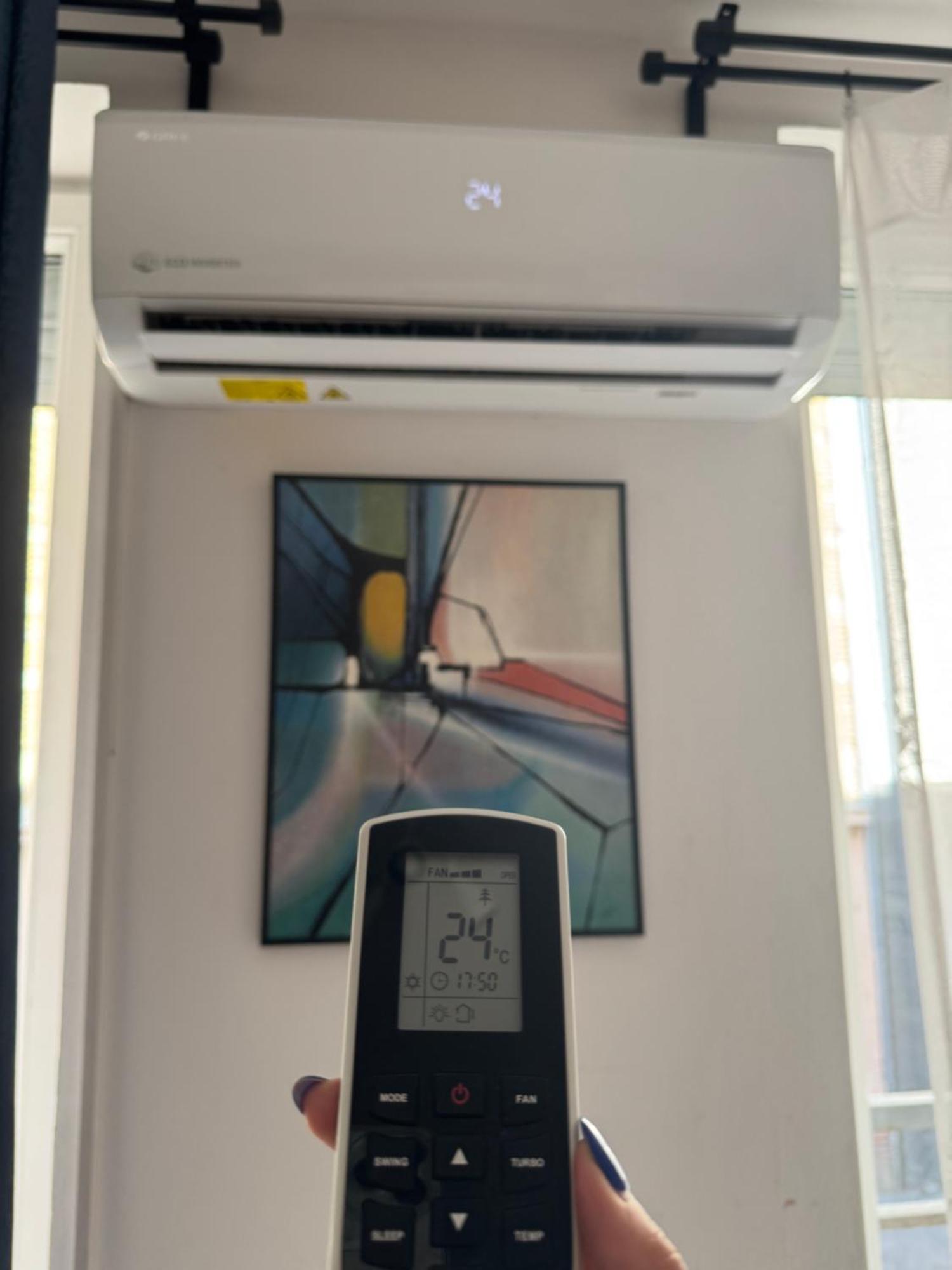 Onyx With Free Private Garage + Ac * Budapest