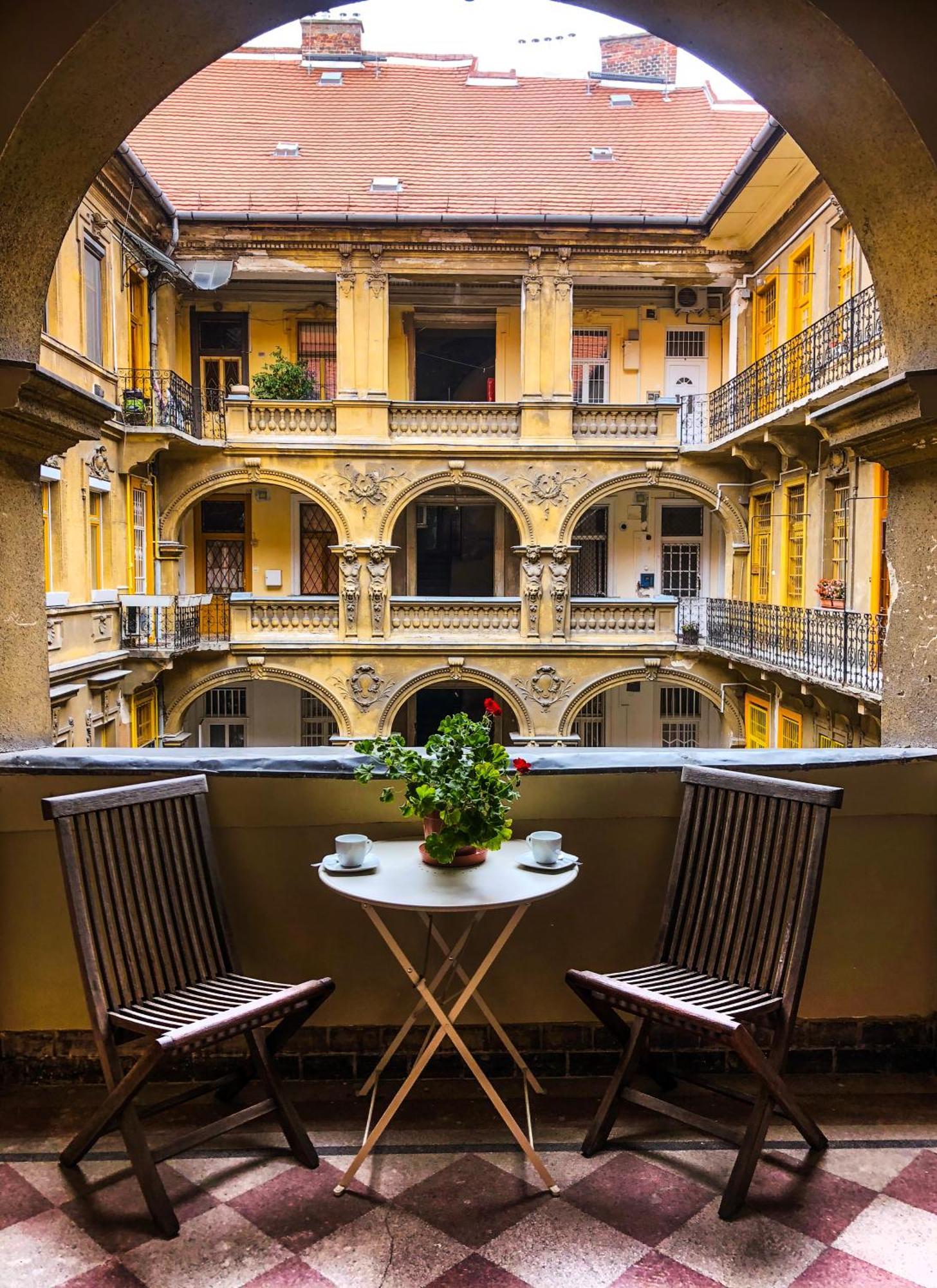 Dolcevita 2 Bedroom Apartment Budapest
