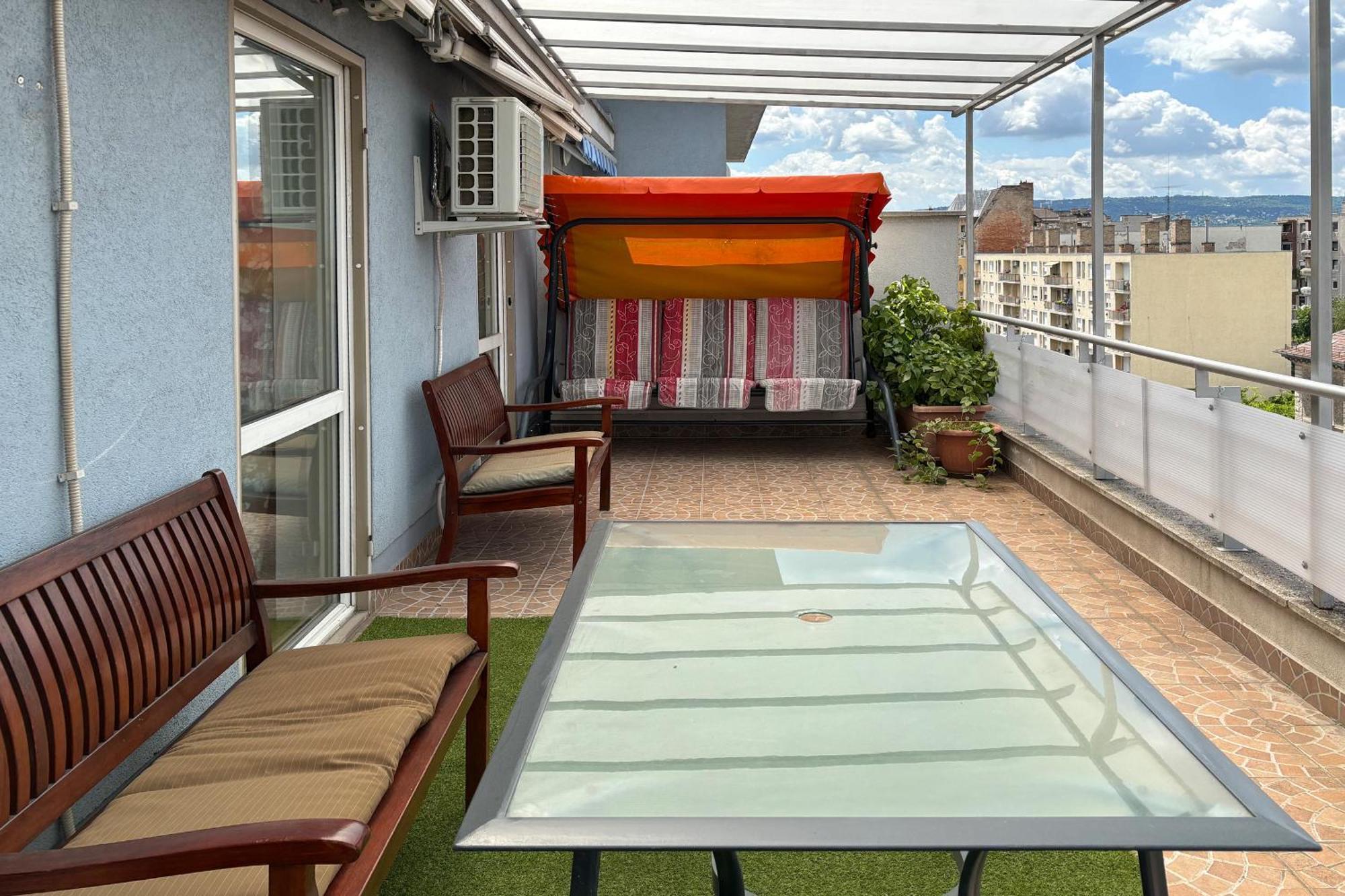 Apartment Calm Premium Apartment, Terrace & Garage Budapest