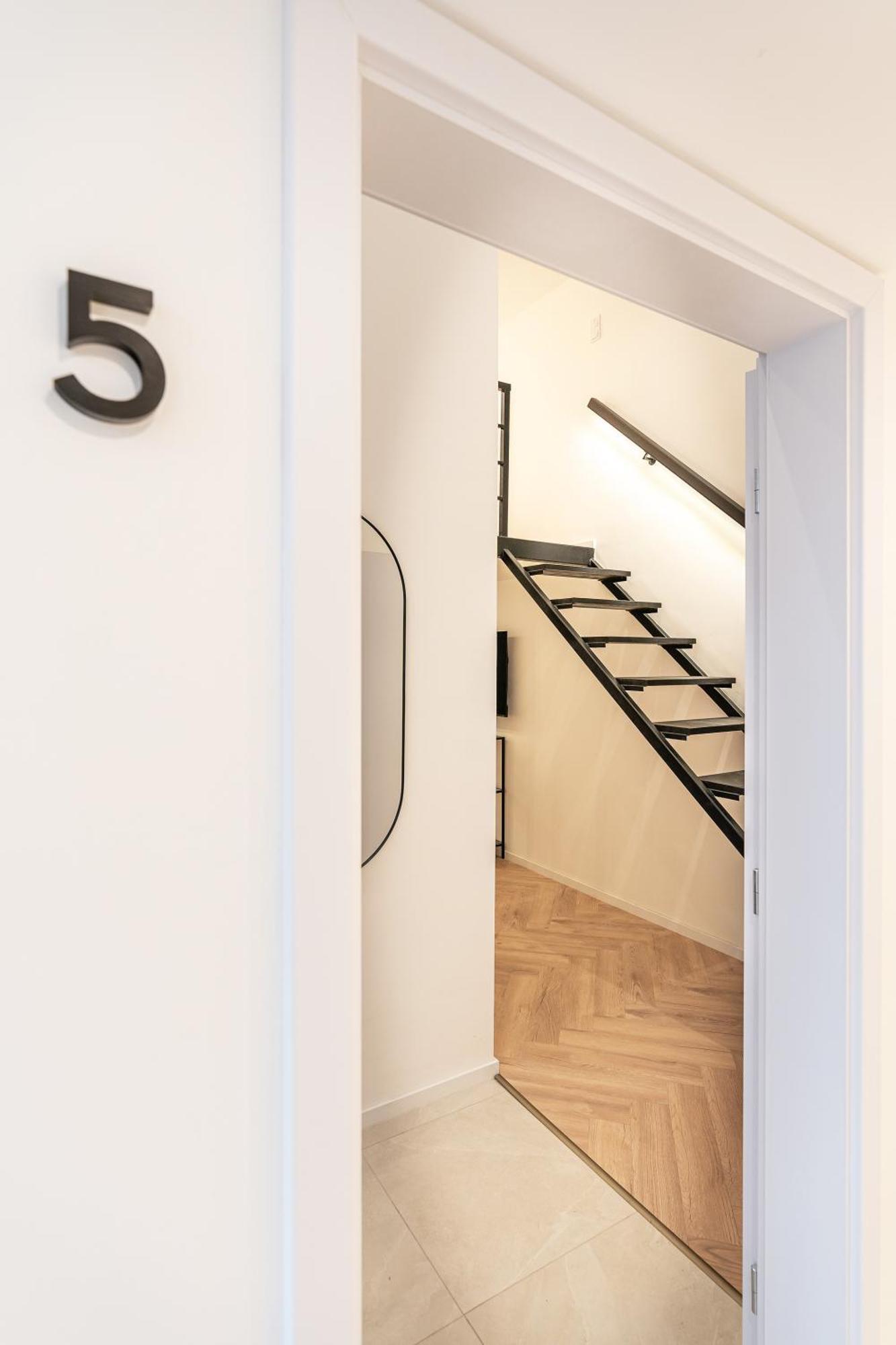 E22 - Boutique Apartments, Location By Bqa Apartman