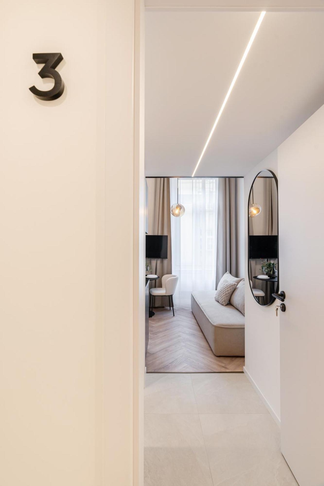 E22 - Boutique Apartments, Location By Bqa Apartman *