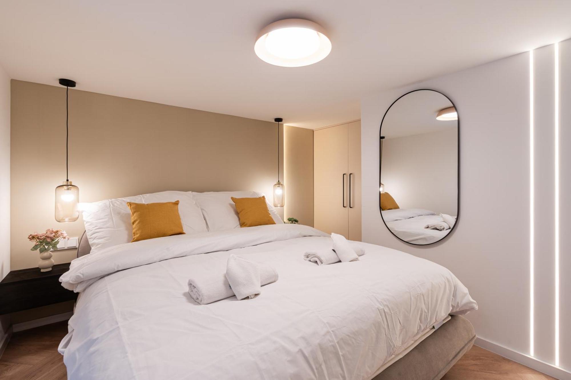 E22 - Boutique Apartments, Location By Bqa Apartman *