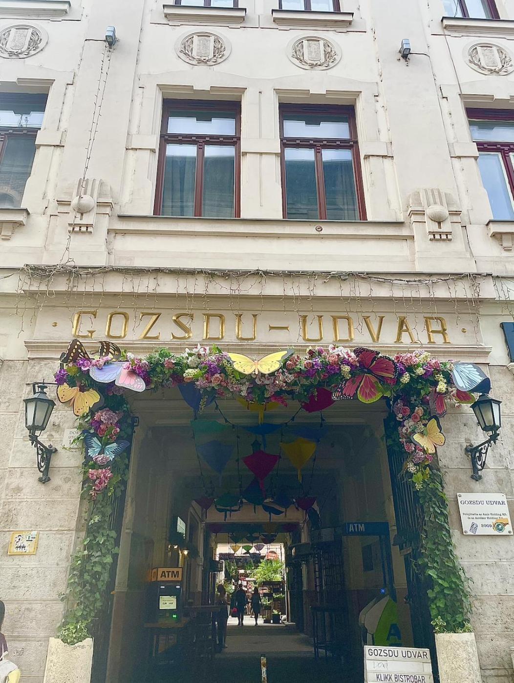 At Gozsdu Courtyard #partyzone #downtown #freeparking Apartment Budapest