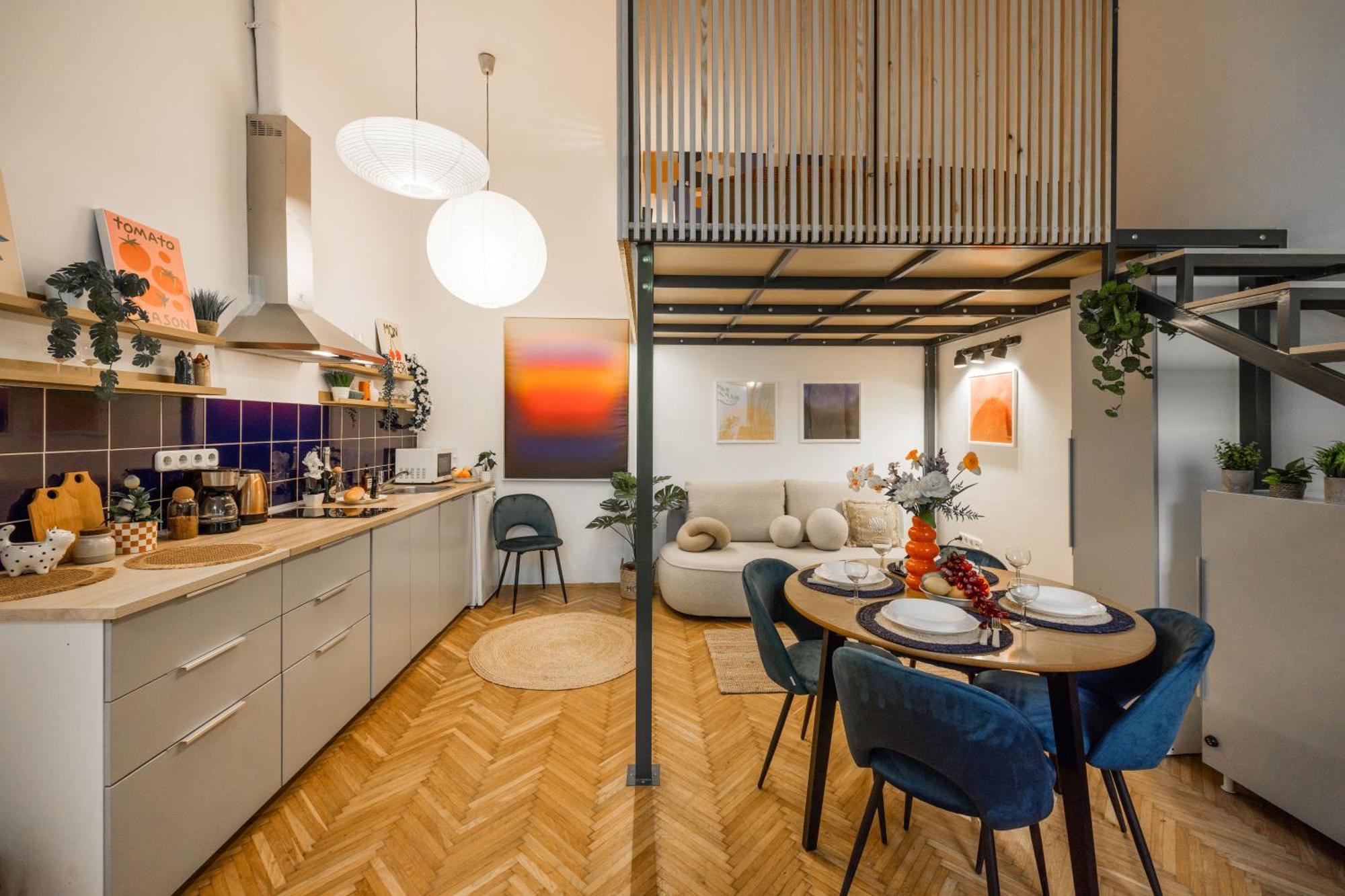 Experience Nightlife Right Next To Szimpla Kert Apartment Budapest