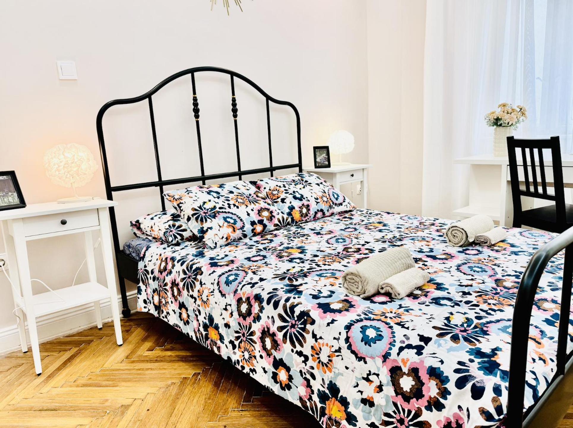 V1 Riverfront 2 Bdrm Budapest