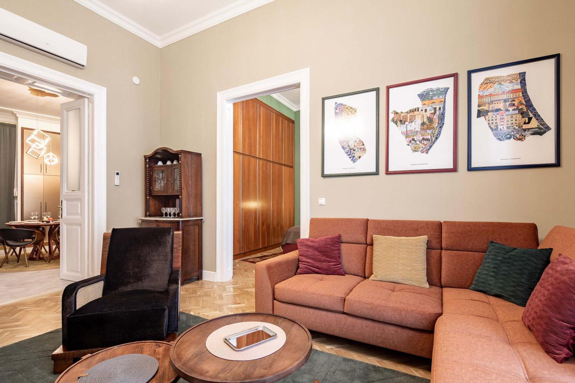 - Luxury - Very Comfy *