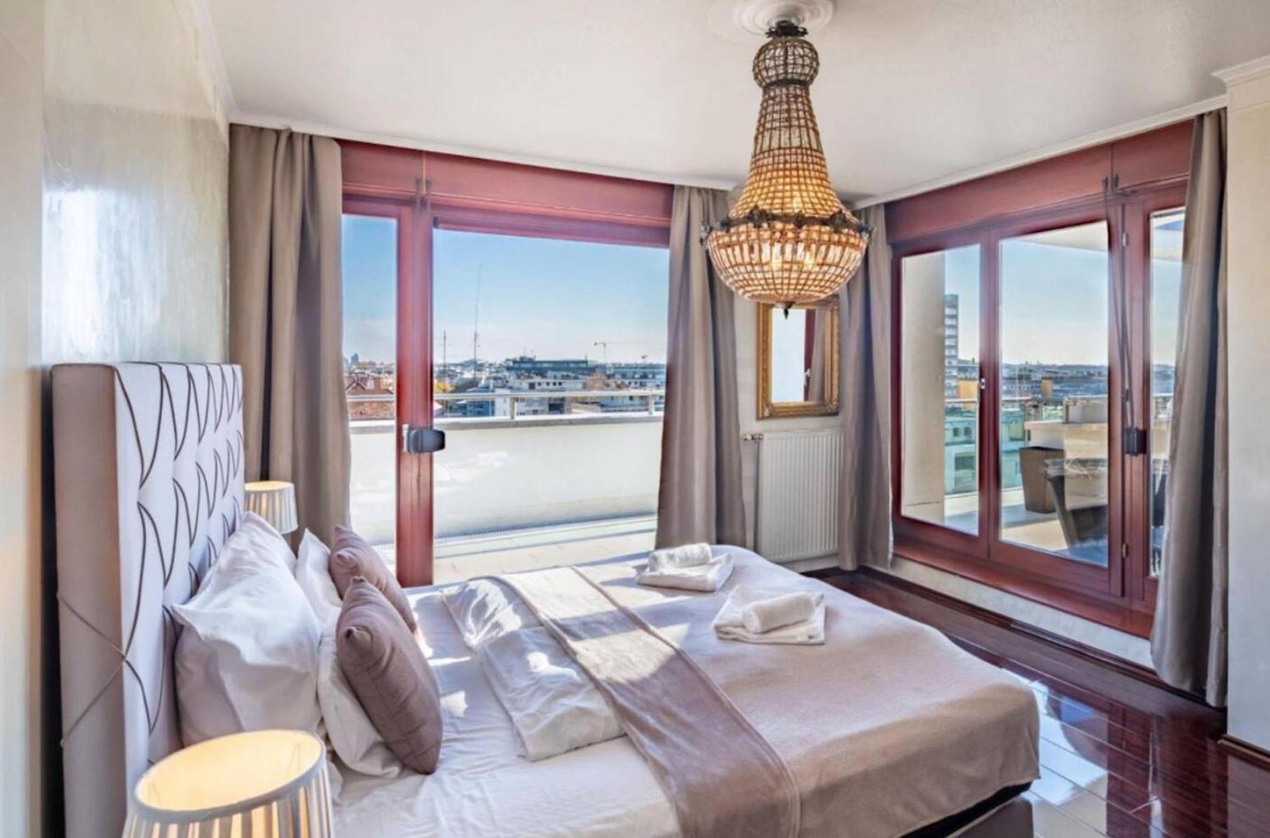 Skyvibe Penthouse Bpcentral *
