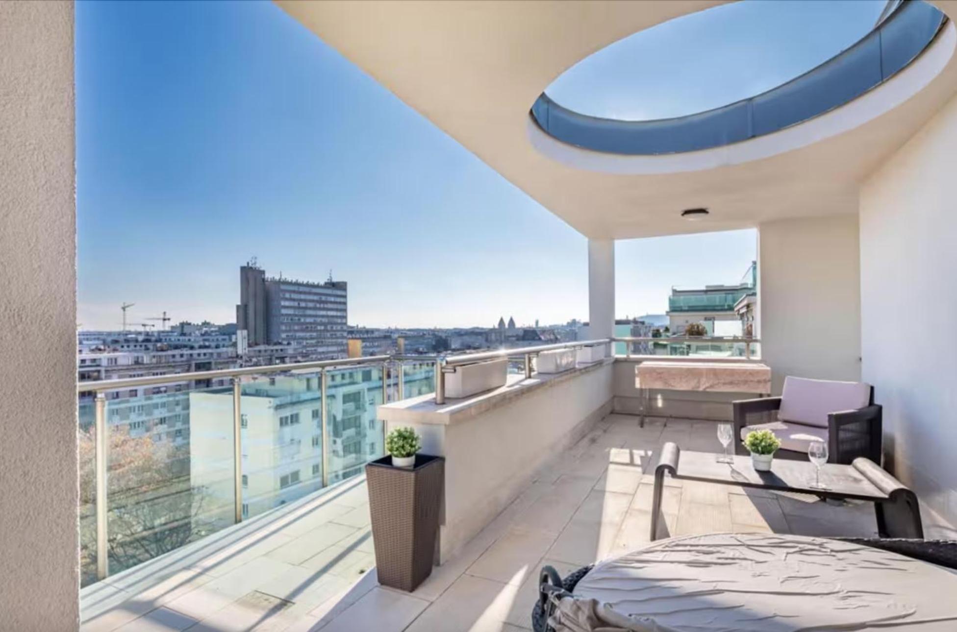 Skyvibe Penthouse Bpcentral *