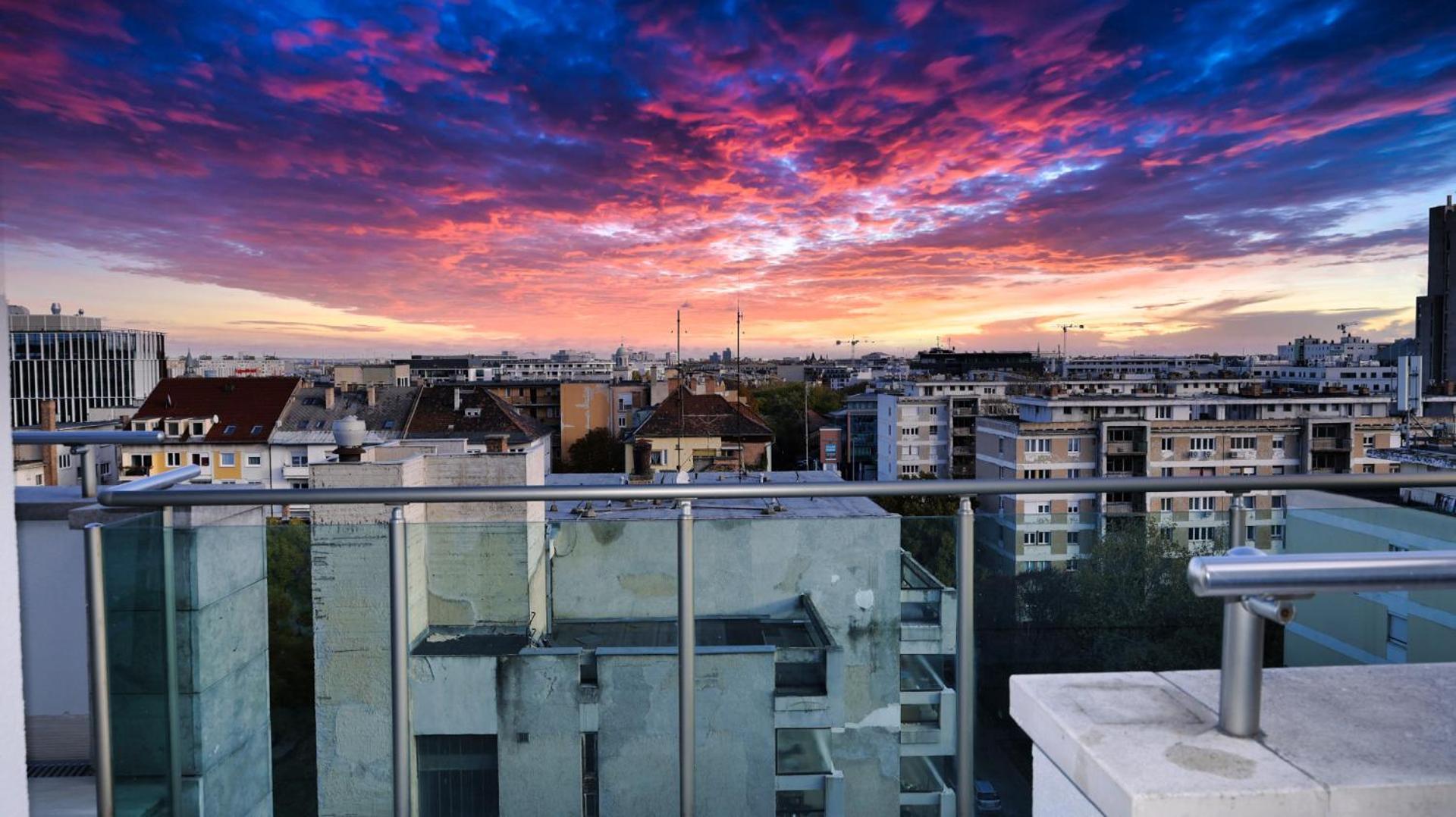 Skyvibe Penthouse Bpcentral Apartment *