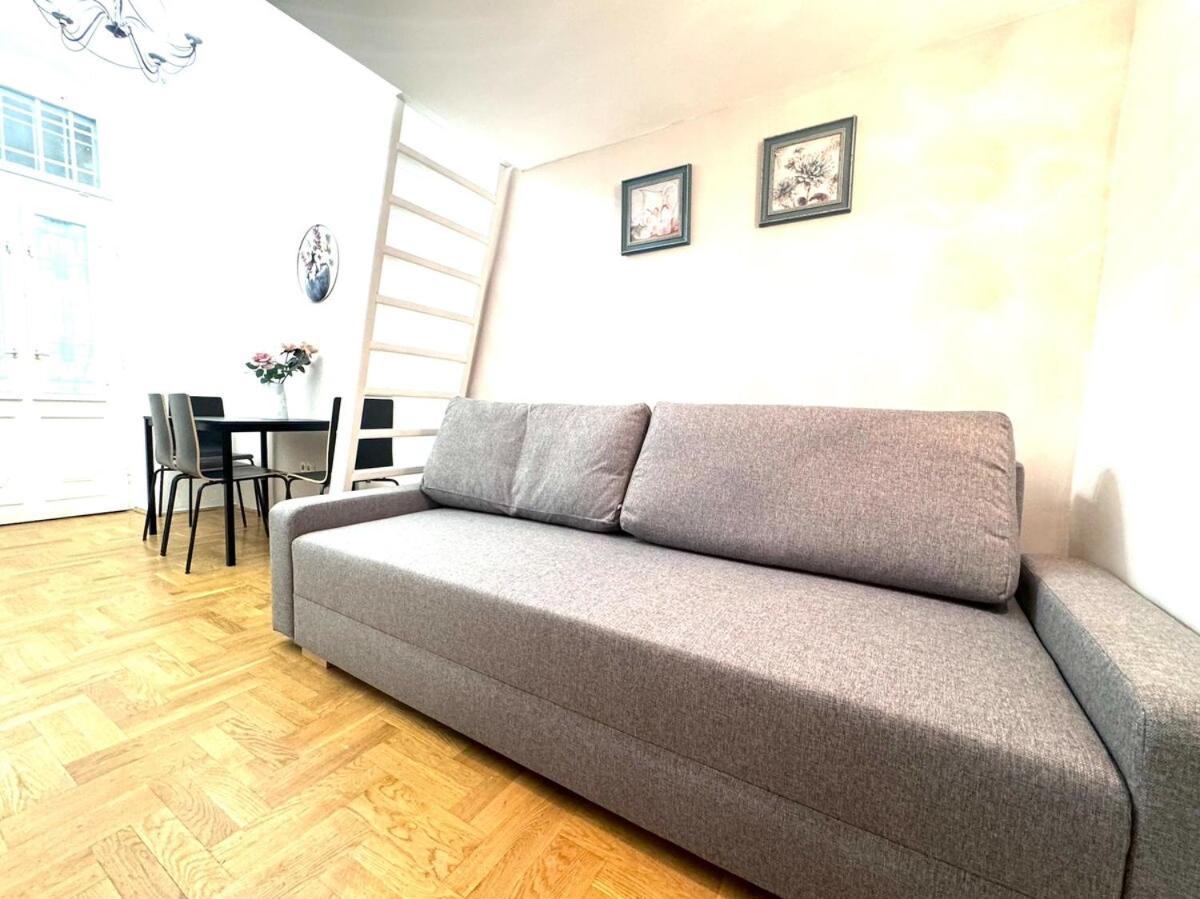 Apartment V2 Market Budapest