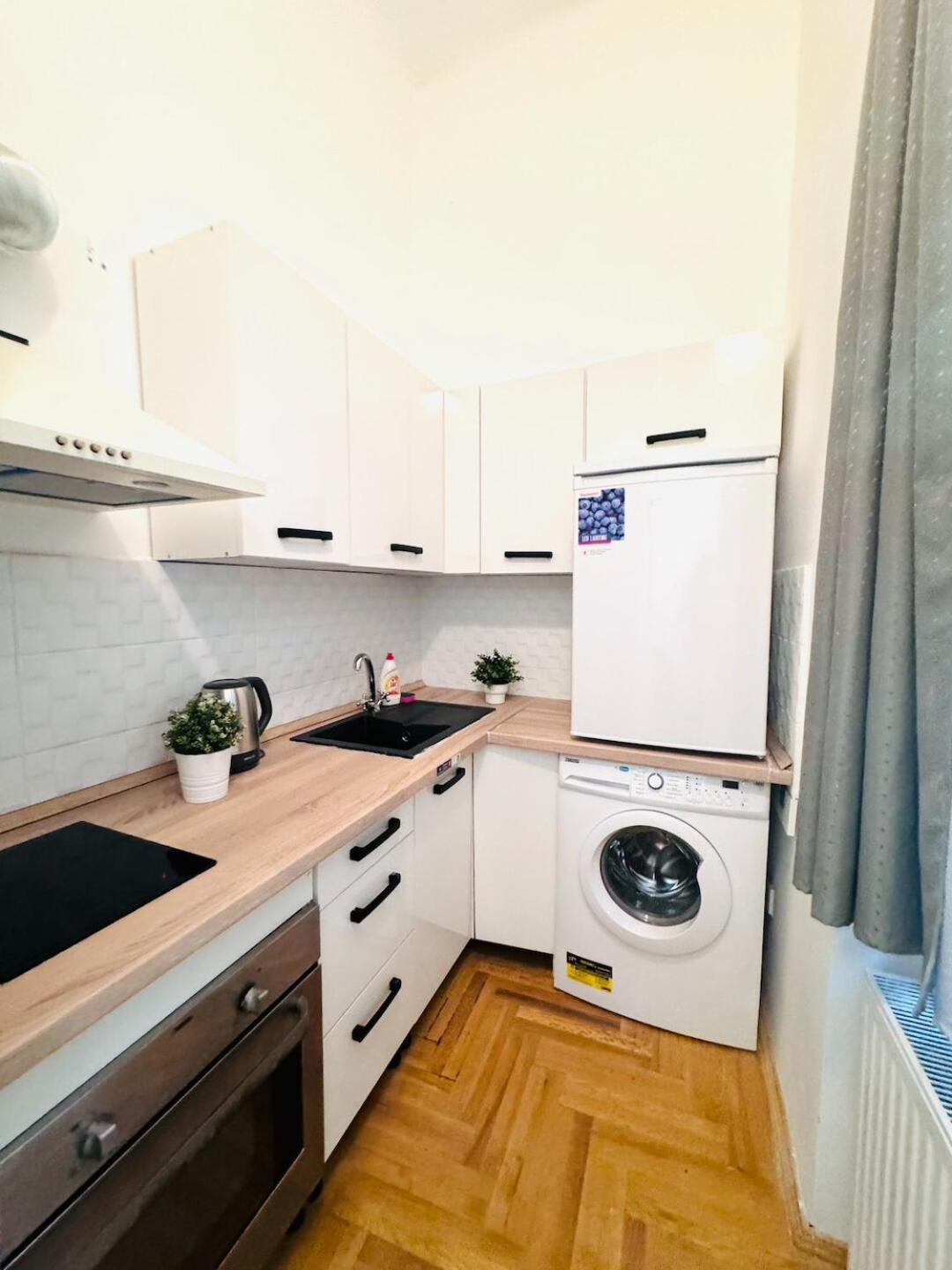 Apartment V2 Market *