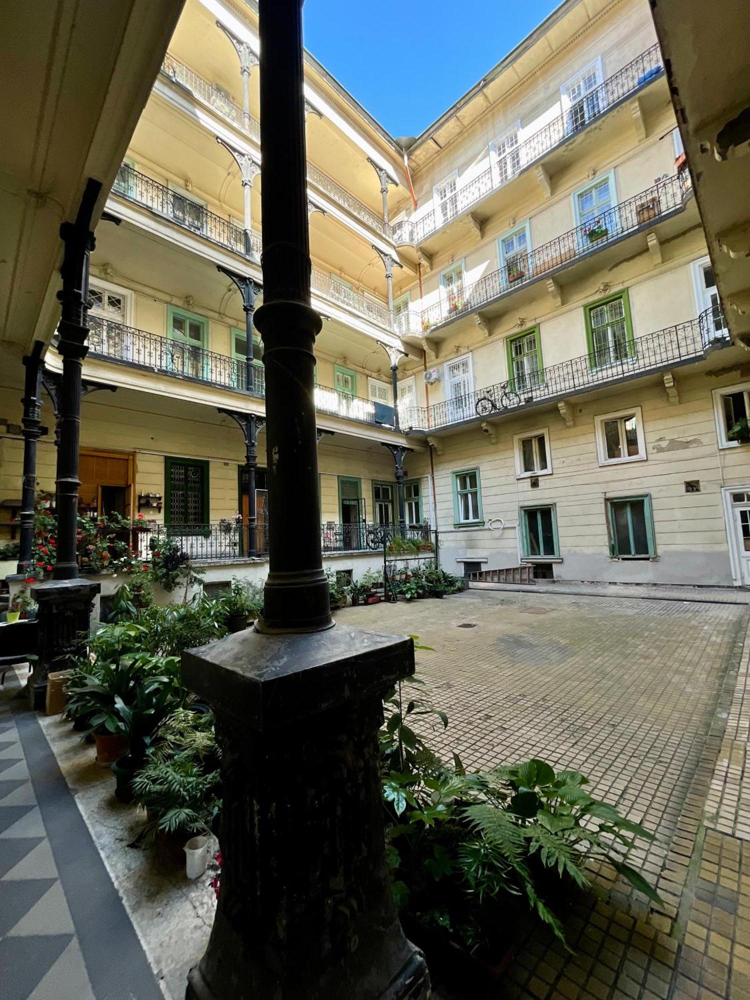 In Apartament Budapeszt