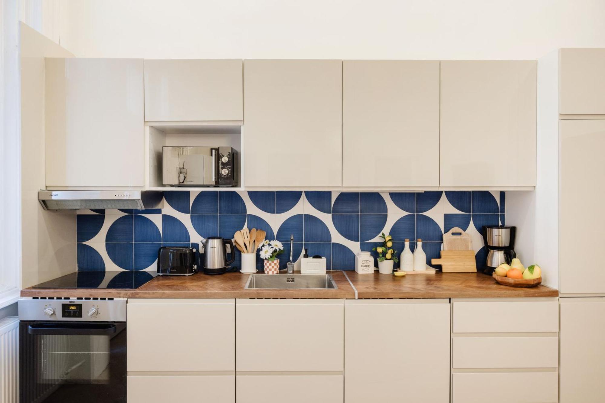 Appartement Spacious 5br By Opera, Liszt Ferenc & Centre