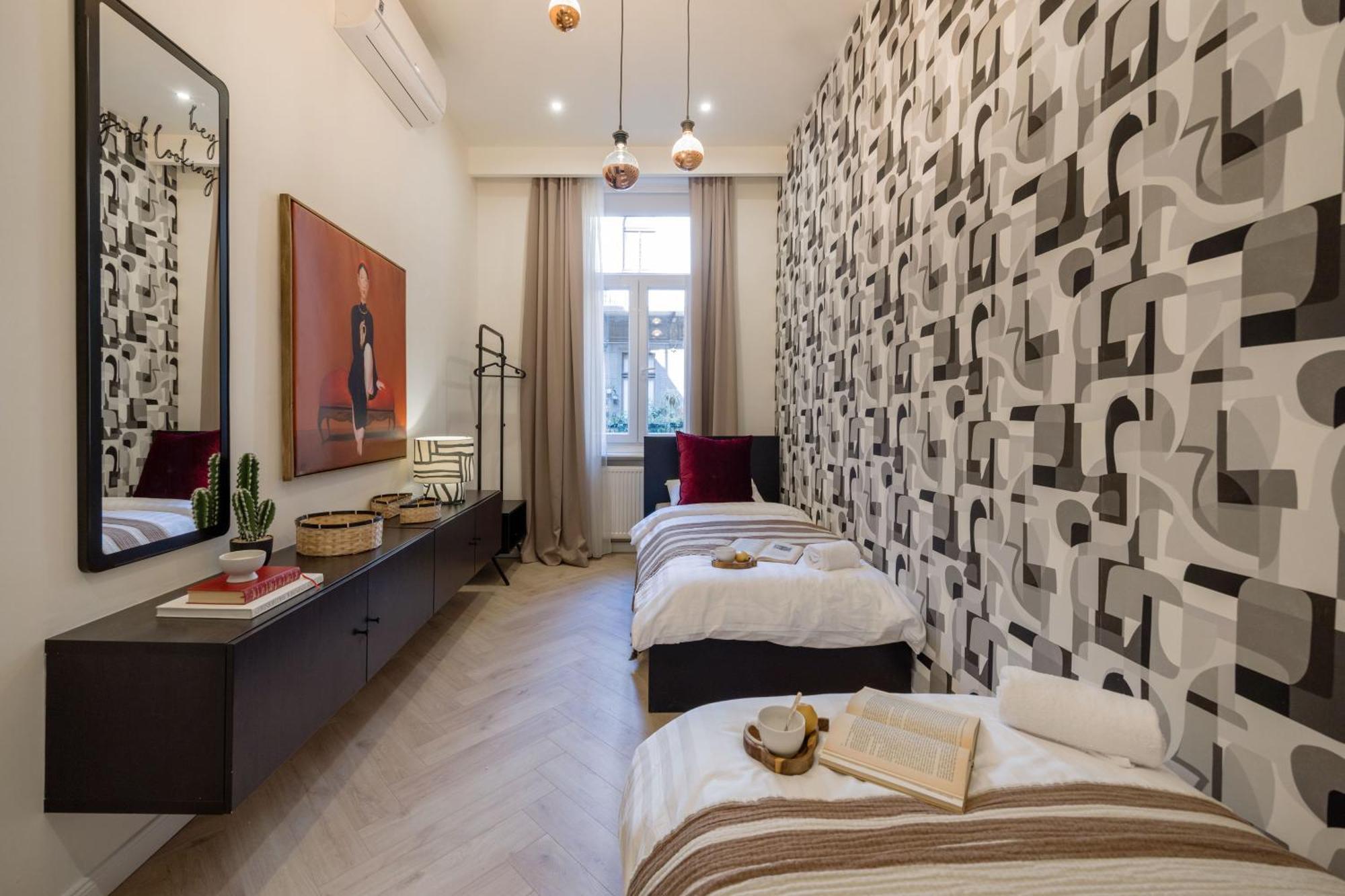 Spacious 5br By Opera, Liszt Ferenc & Centre Appartement *