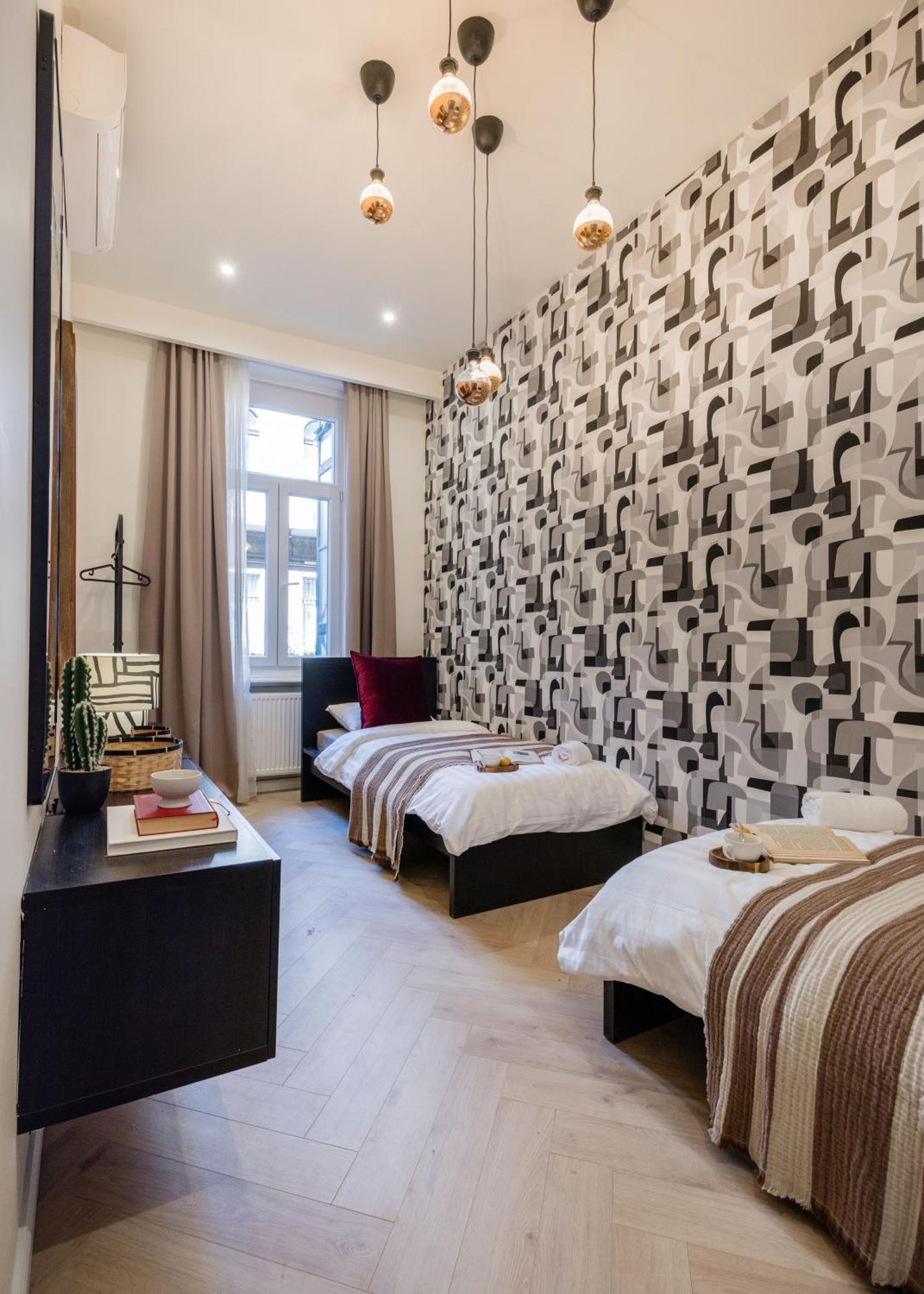Spacious 5br By Opera, Liszt Ferenc & Centre * Budapest
