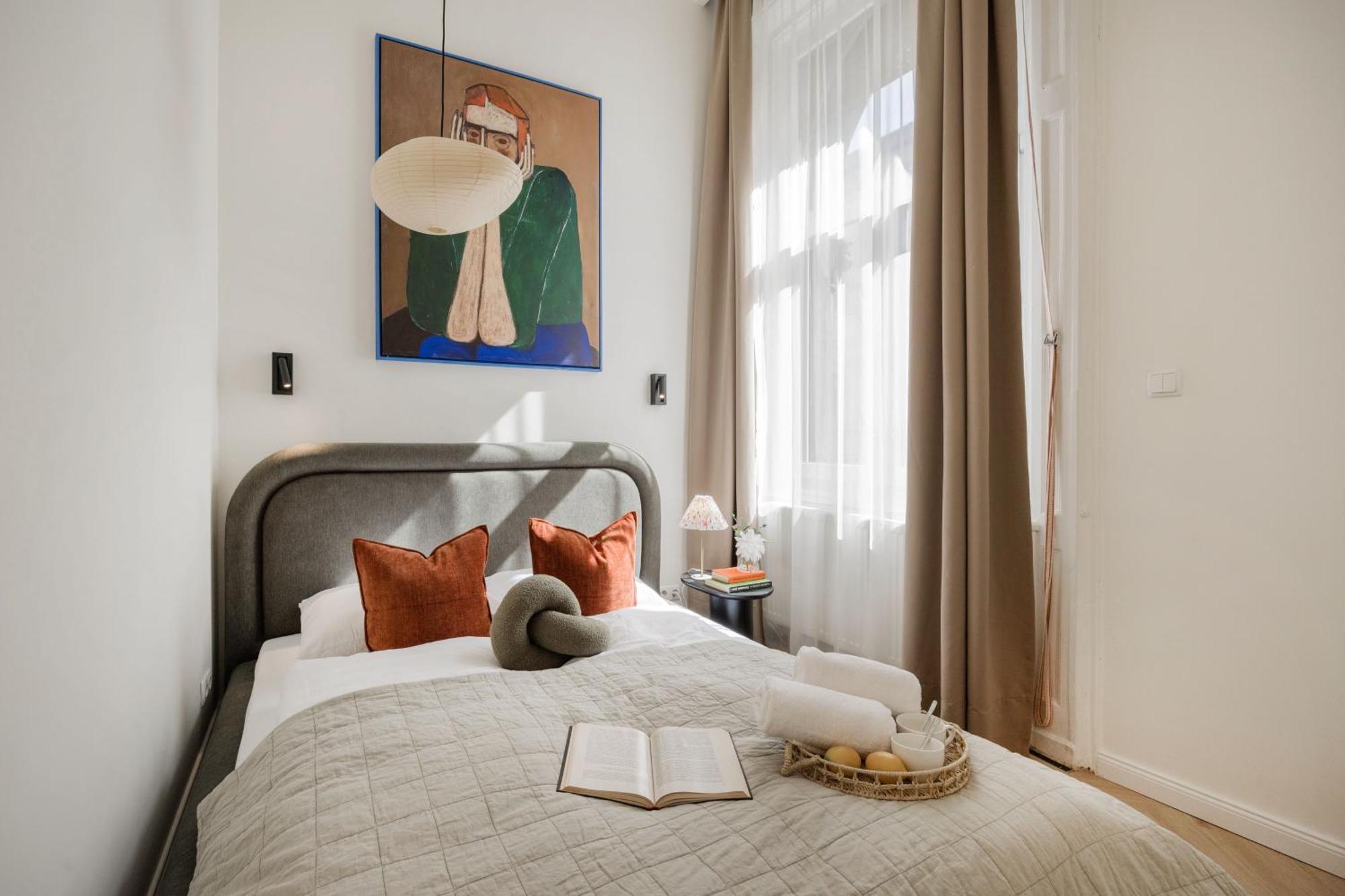 Spacious 5br By Opera, Liszt Ferenc & Centre *