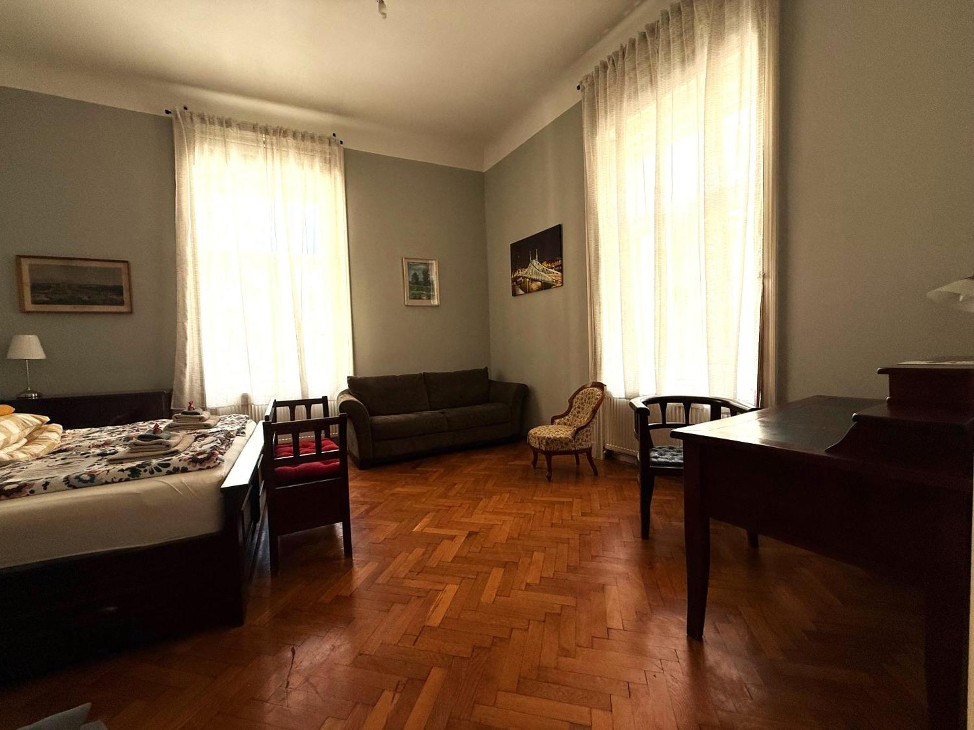 Liana-luxury And Flat * Budapest