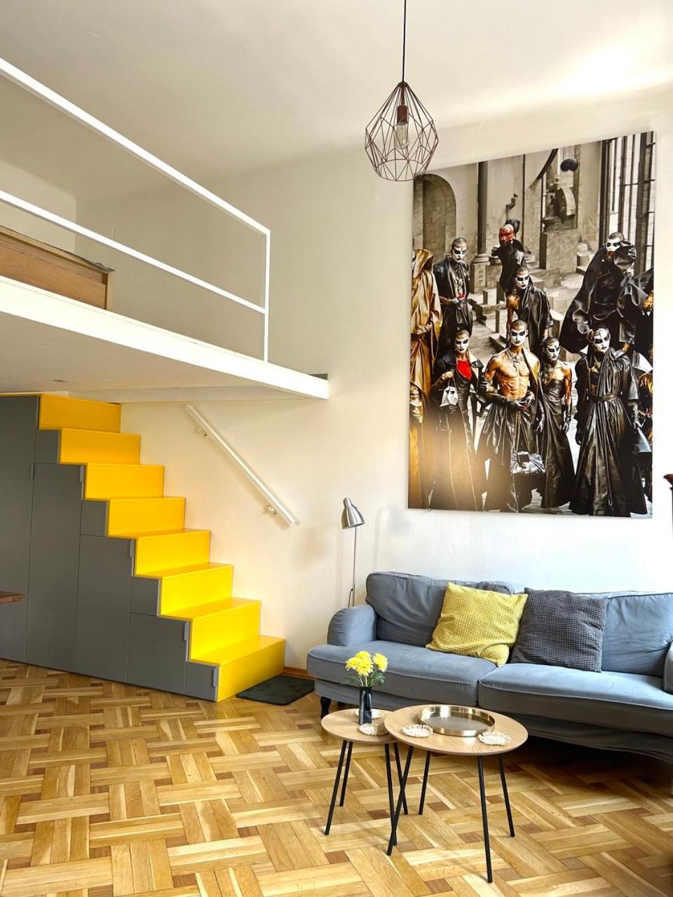 Bright Artist Loft W Terrace Appartement Budapest