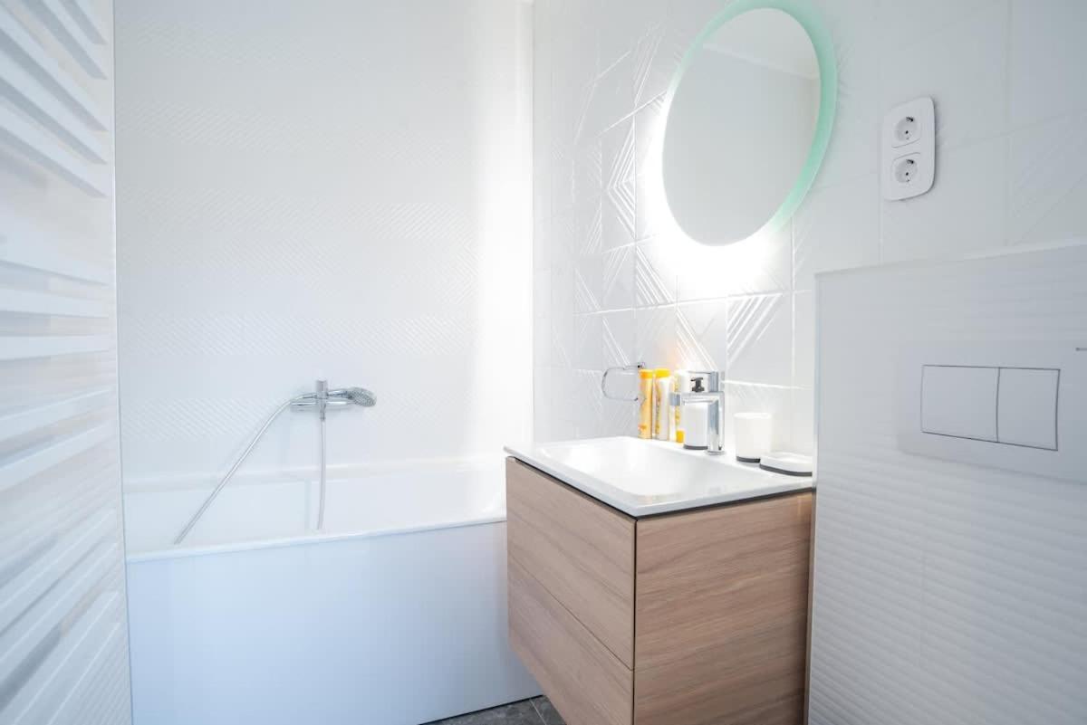 Luxury Retreat With Hot Tub In Prime Location Apartment *