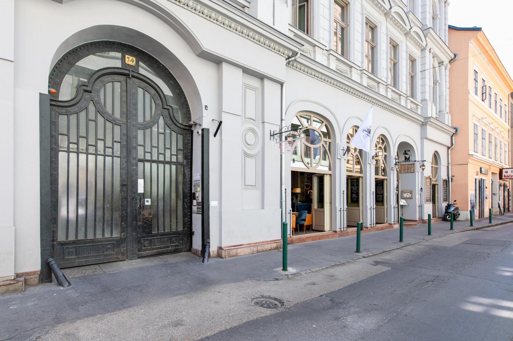 Ultra Paulay Ede Street 1br