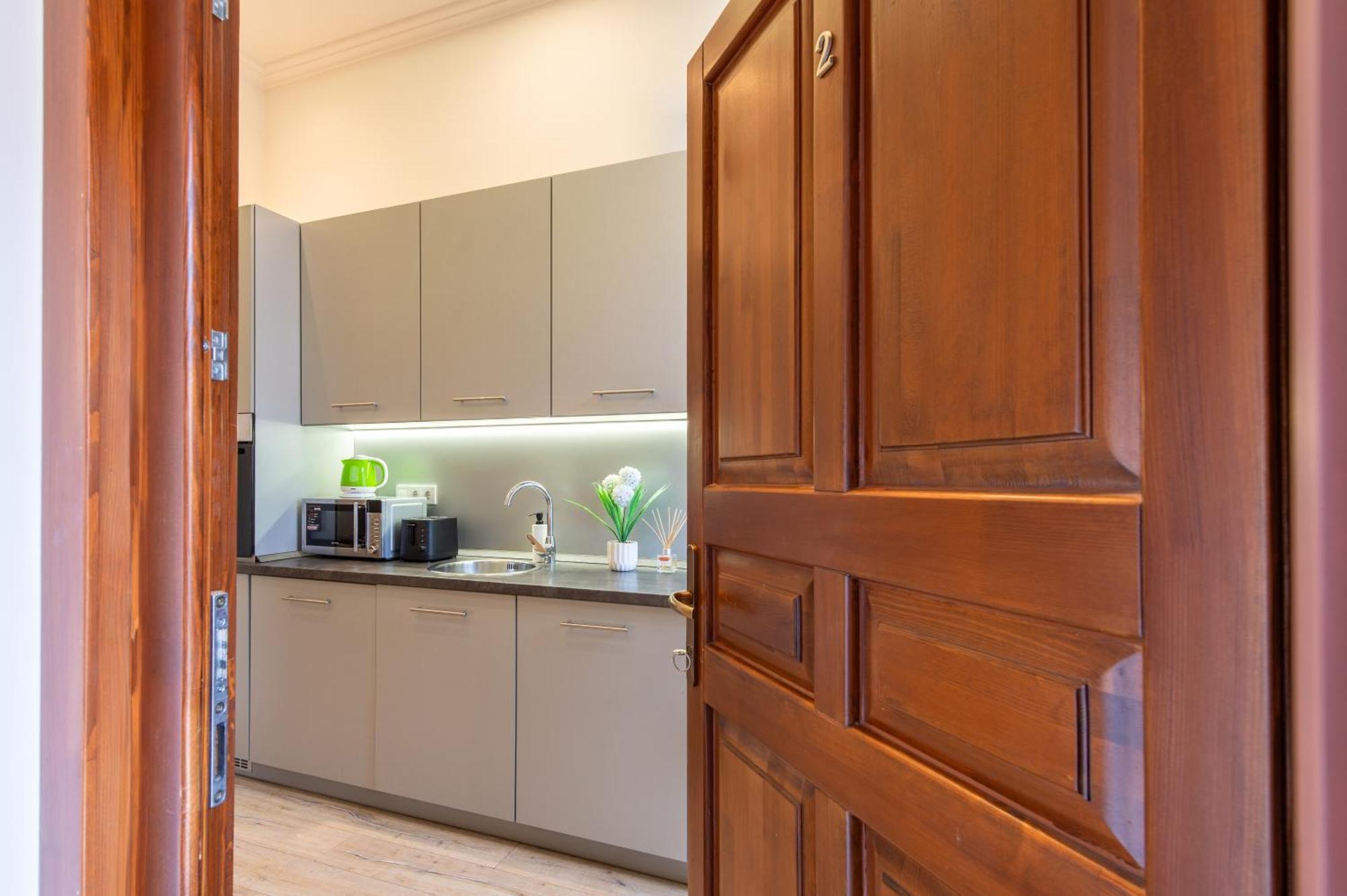 Center Paulay Ede Street 1br *