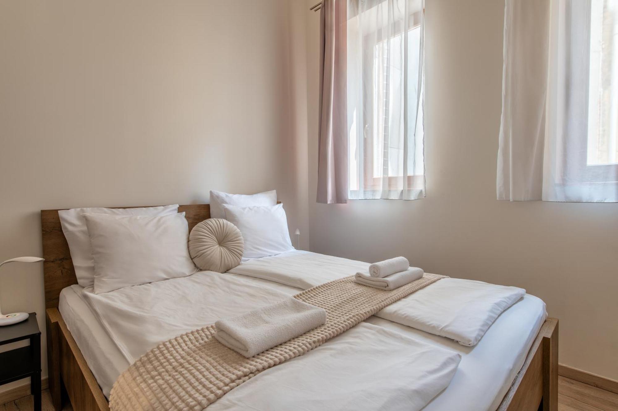 Center Paulay Ede Street 1br Apartamento