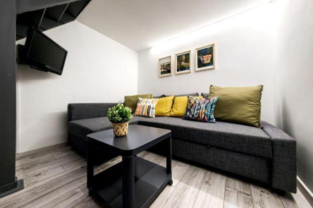 Cosy Nest In Center By New York Cafe Apartment