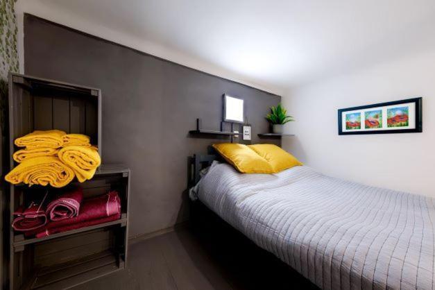 Apartment Cosy Nest In Center By New York Cafe