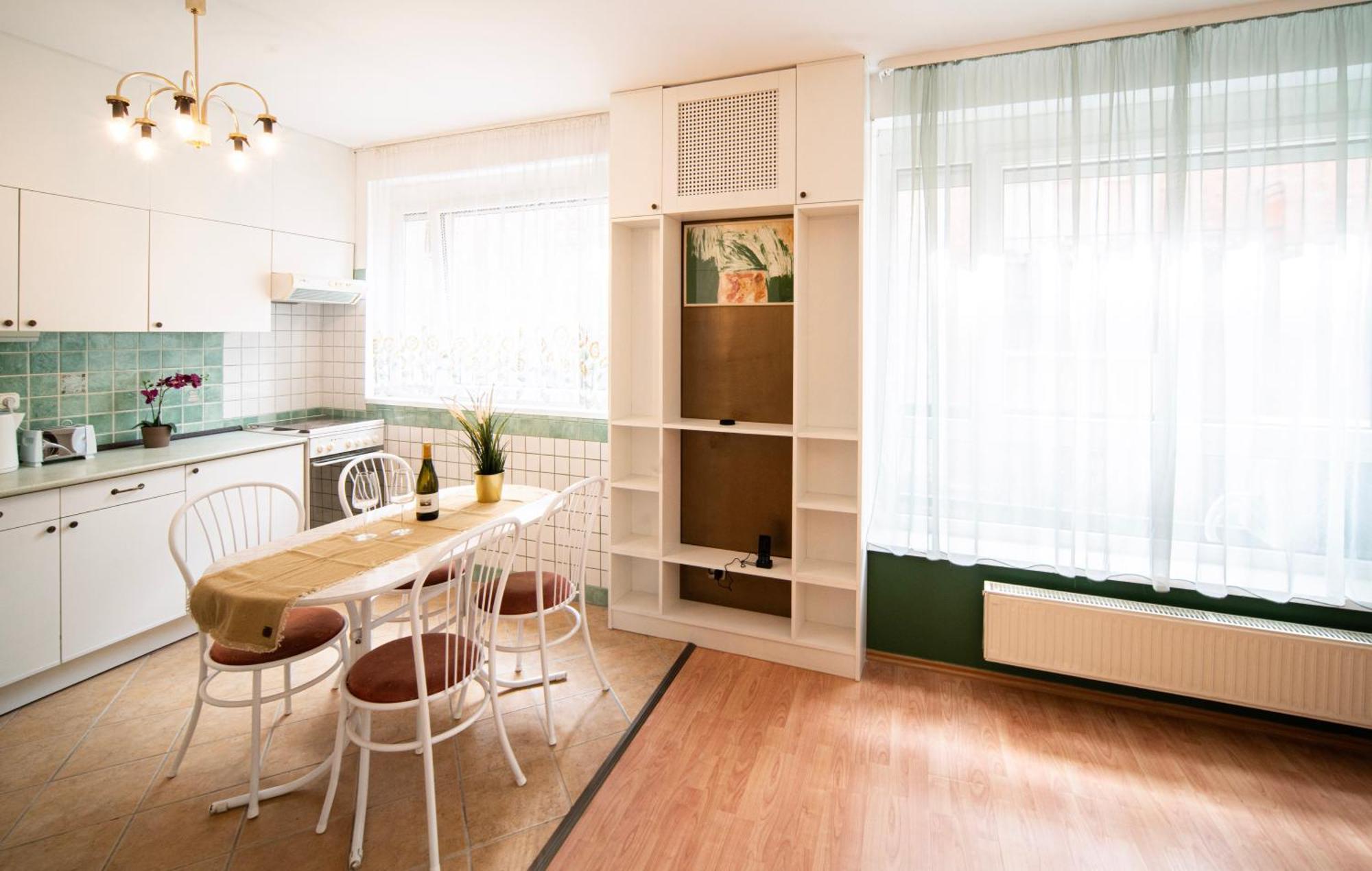 Free Parking - Little Urban Hideaway - Wifi, Ac * Budapest