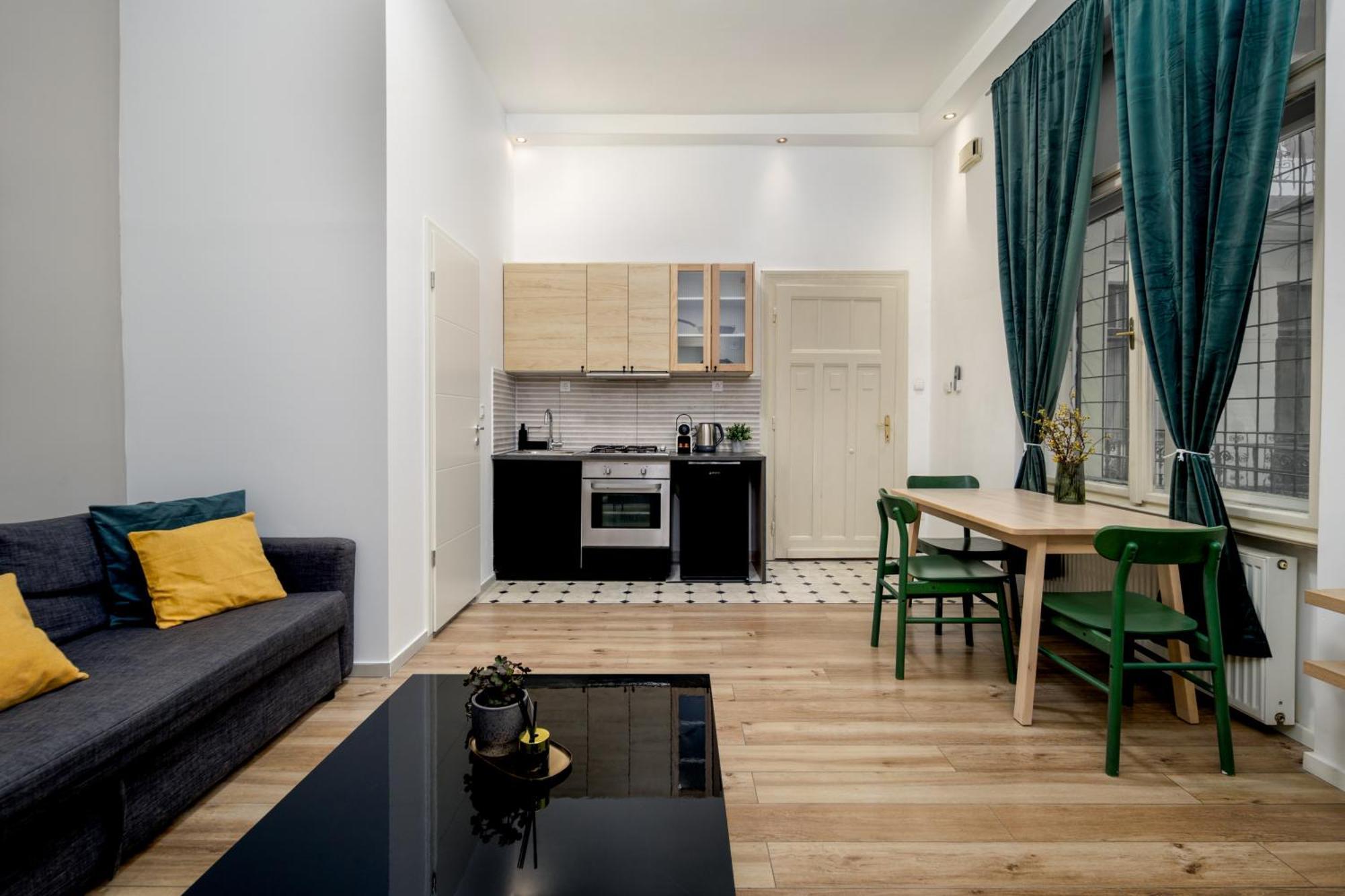 Stylish&spacious ! Location Kazincy Netflix * Budapest