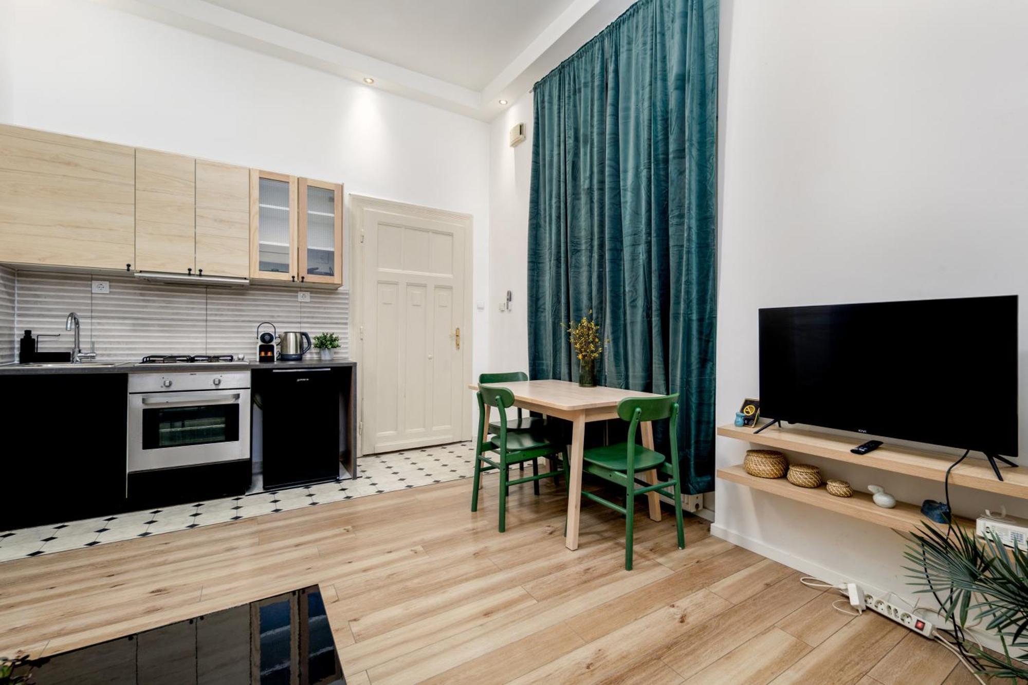 Kazincy -szimpla Kert 1br Apartman