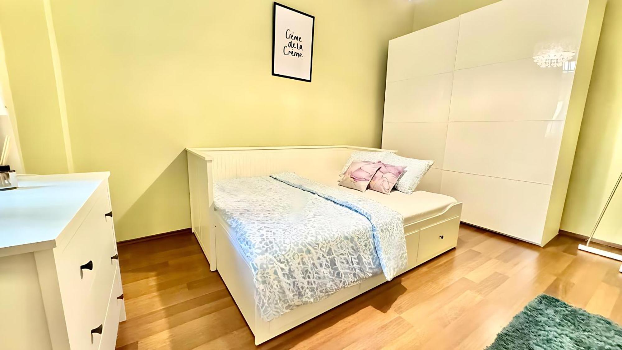 Cozy Eden Residency -
