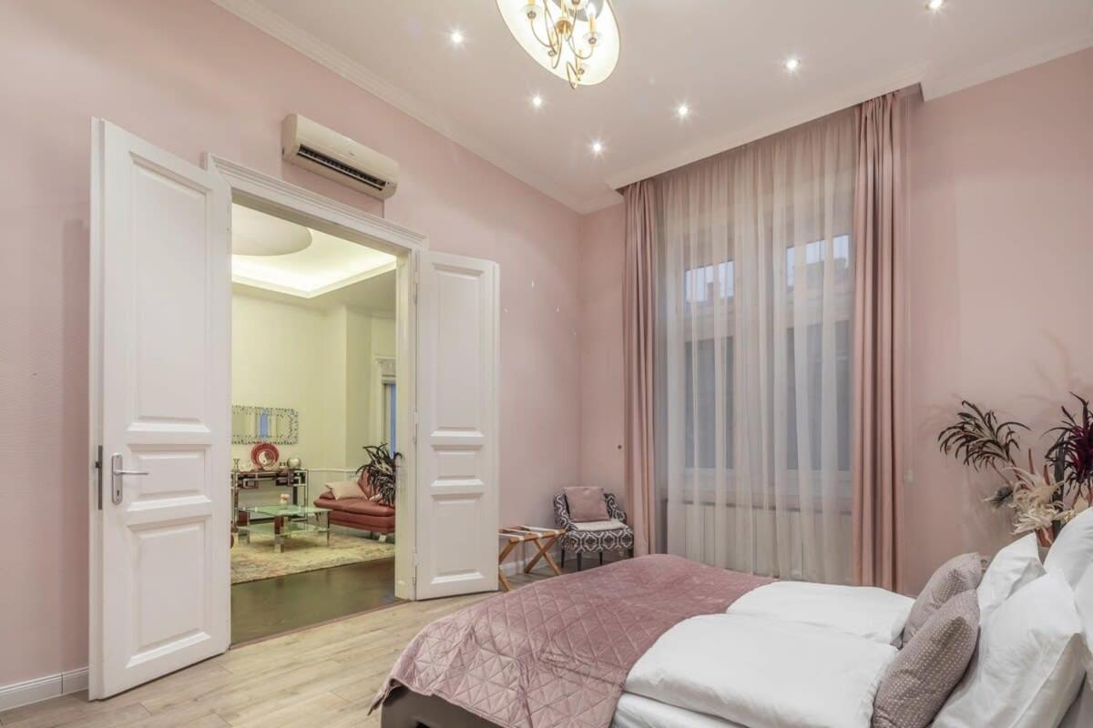 Apartment Spacious Elegant At The River *