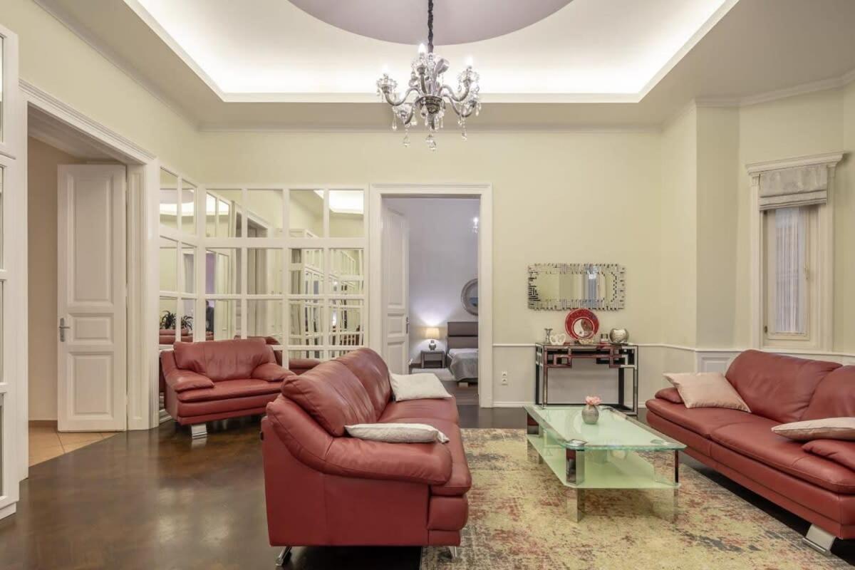 Apartment Spacious Elegant At The River *