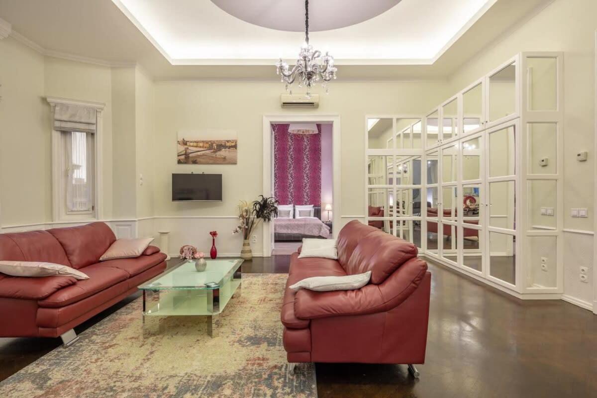 Apartment Spacious Elegant At The River *