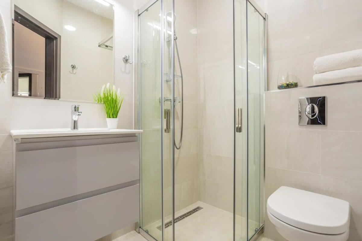 Sunny Ultra & New With Balcony Appartement *