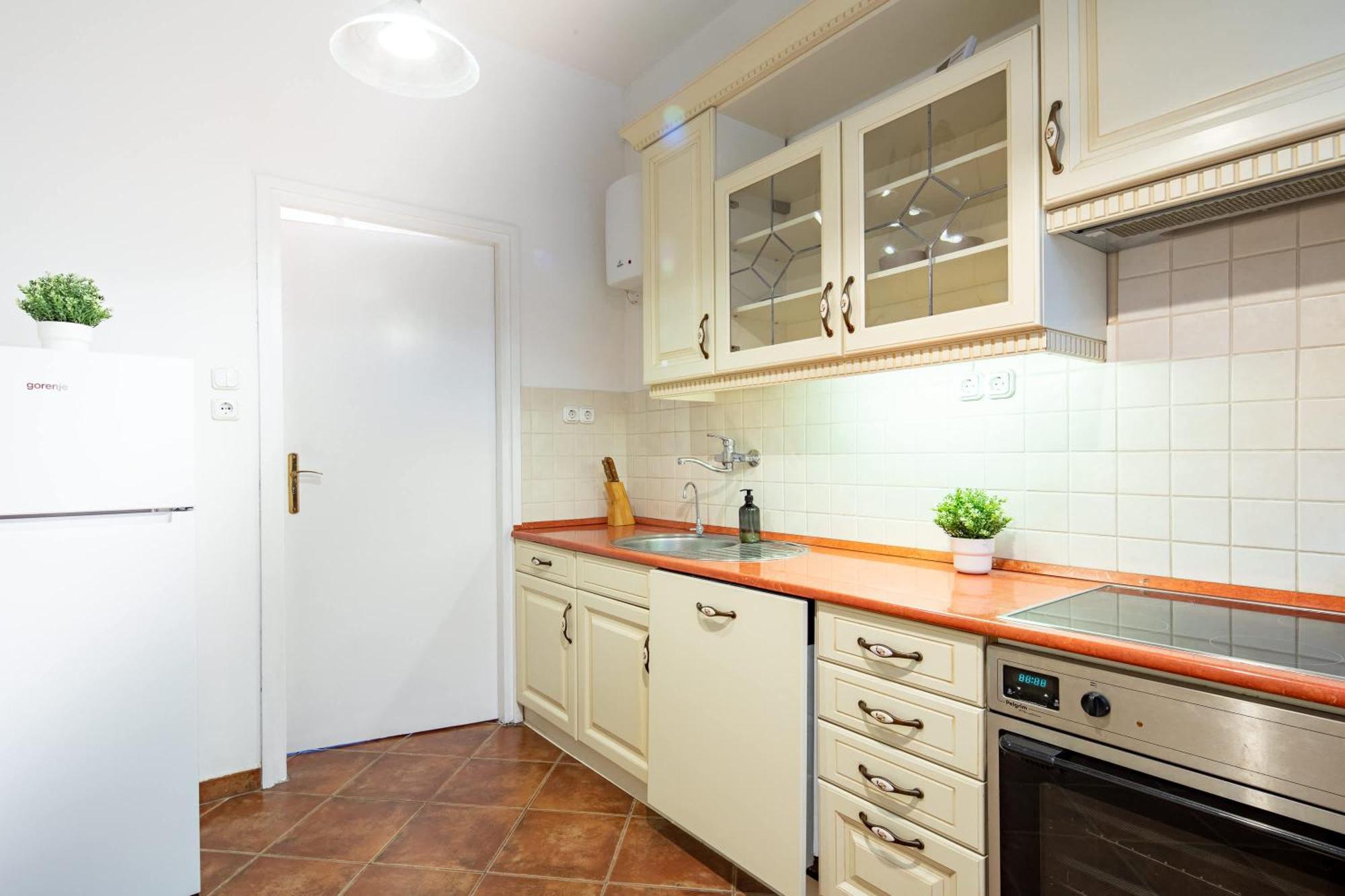 Apartment - Free Parking - *